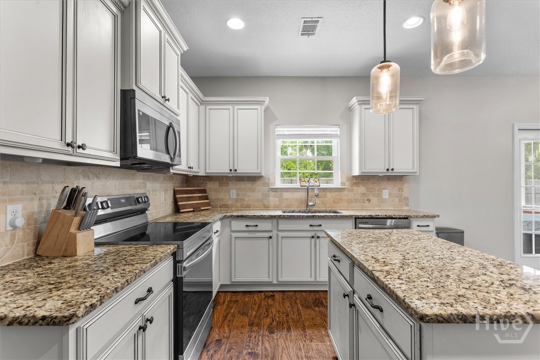 95 Flemington Oaks Drive, Hinesville, GA 31313 Listing Photo  13