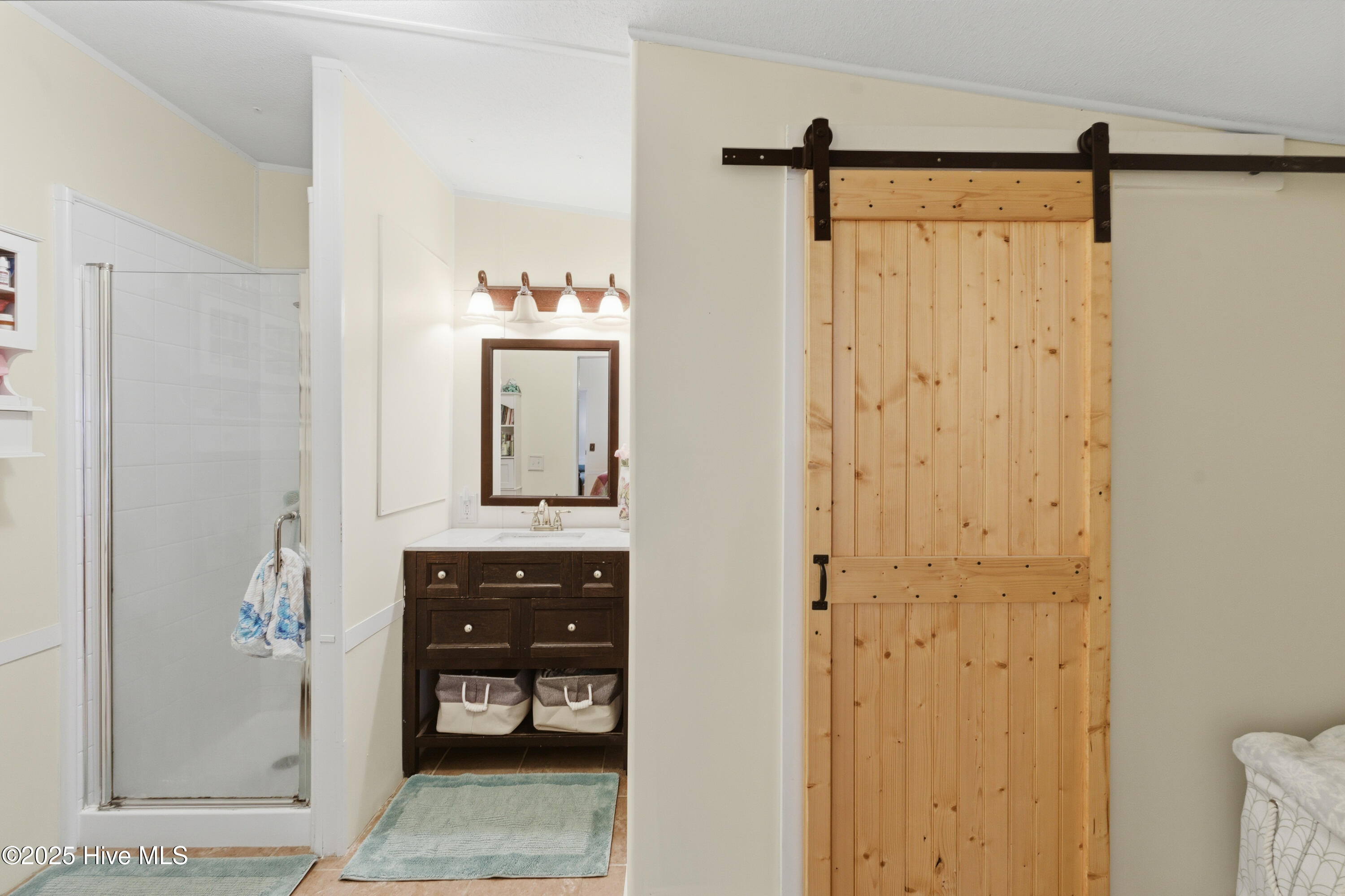 100538513 | Photo 50