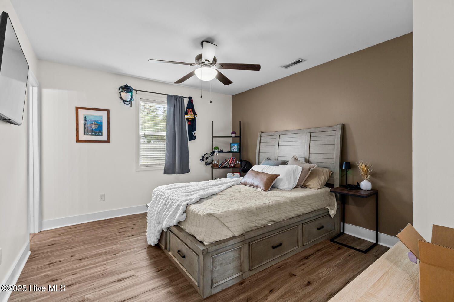 100536687 | Photo 10