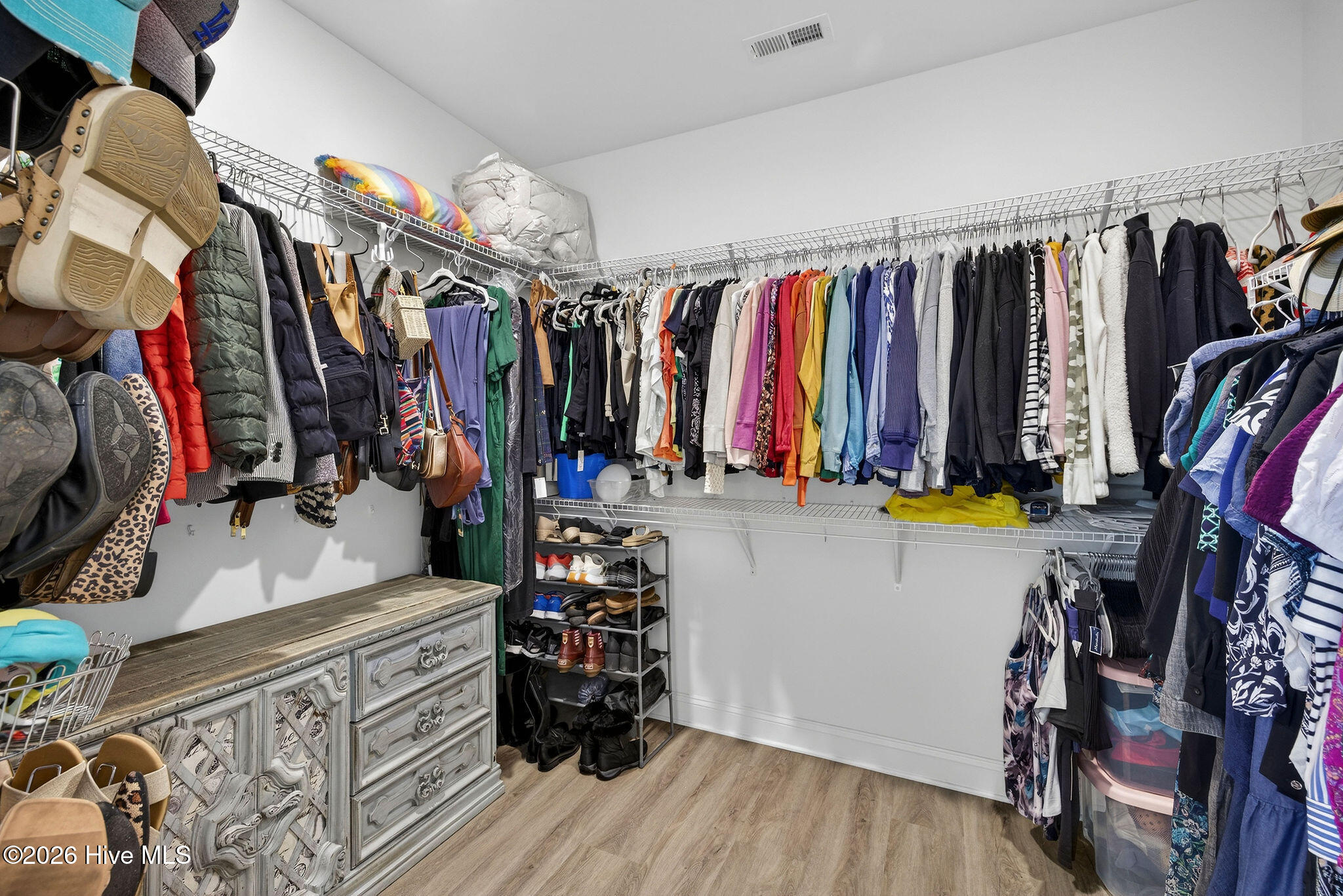 100554120 | Photo 34