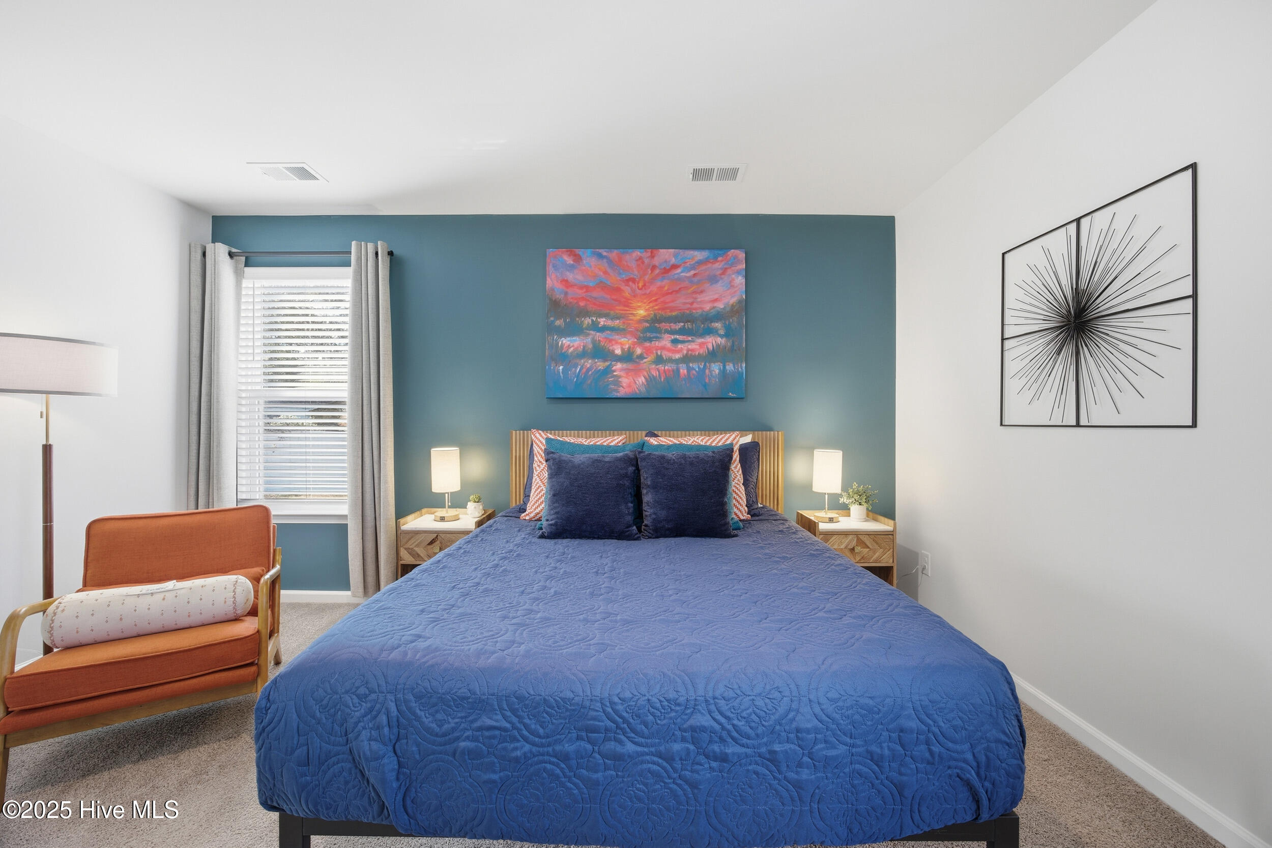 100544841 | Photo 15