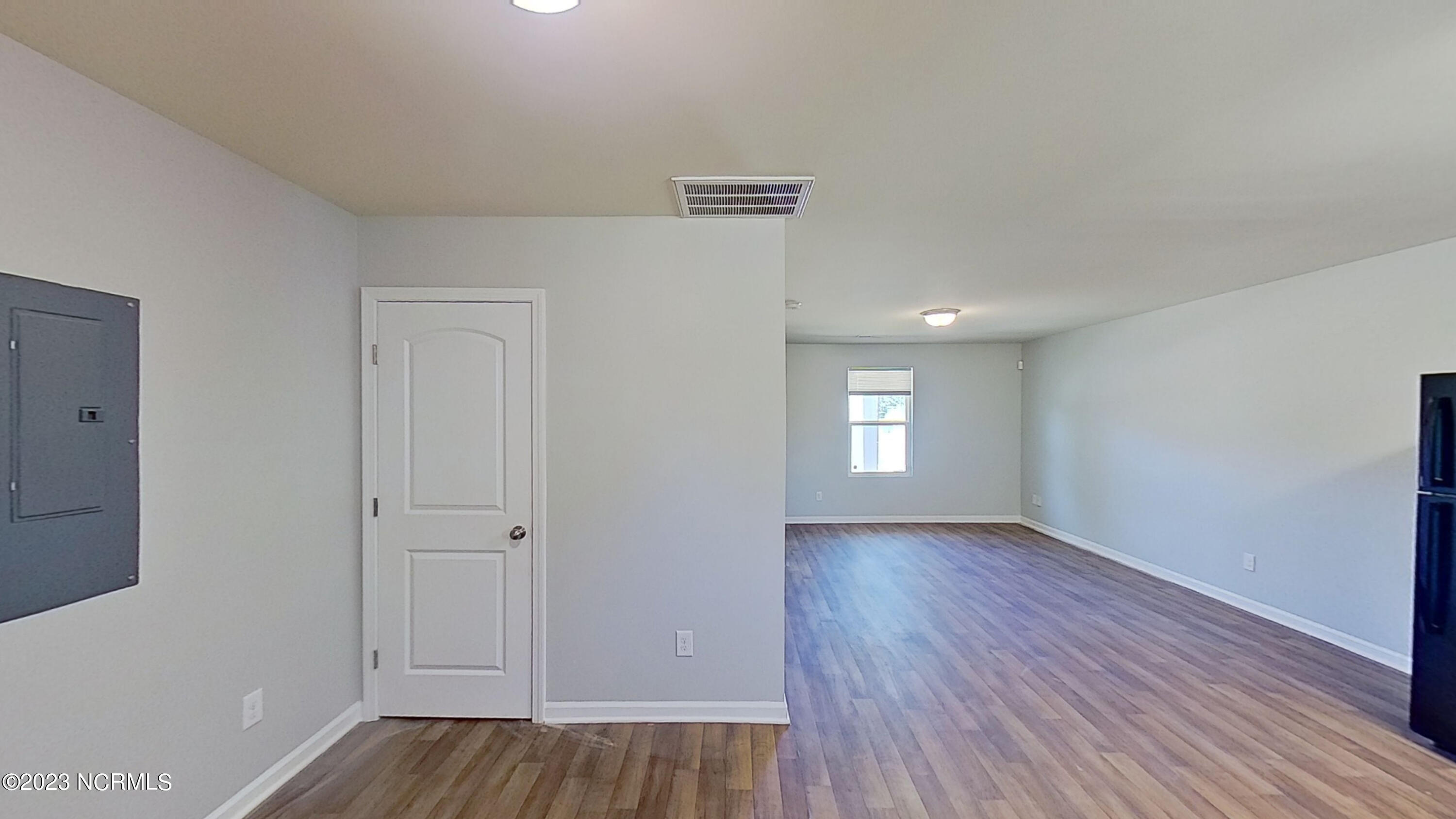 100550437 | Photo 12