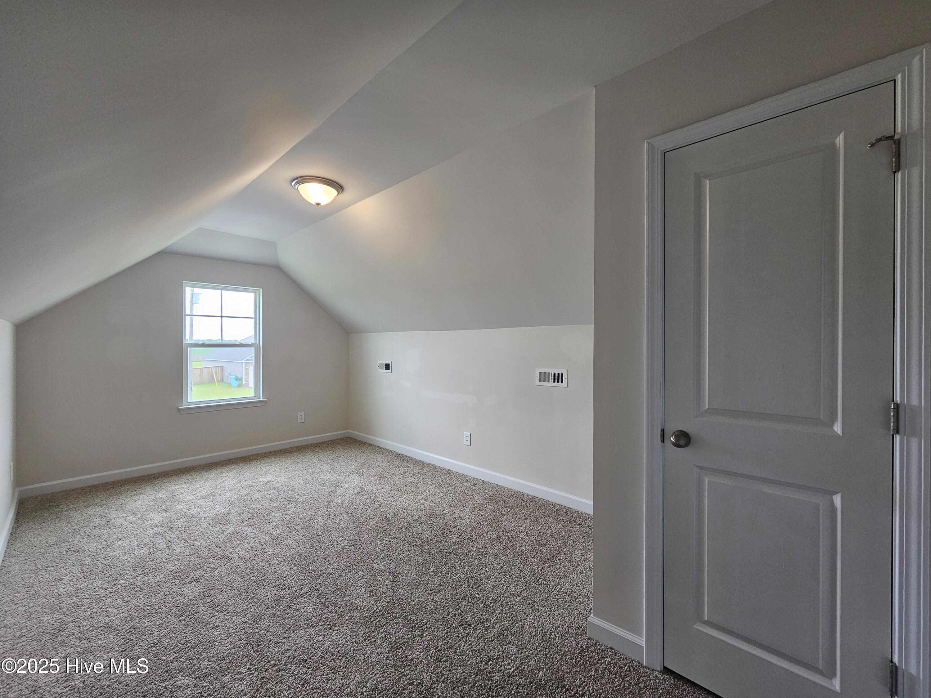 100526822 | Photo 31