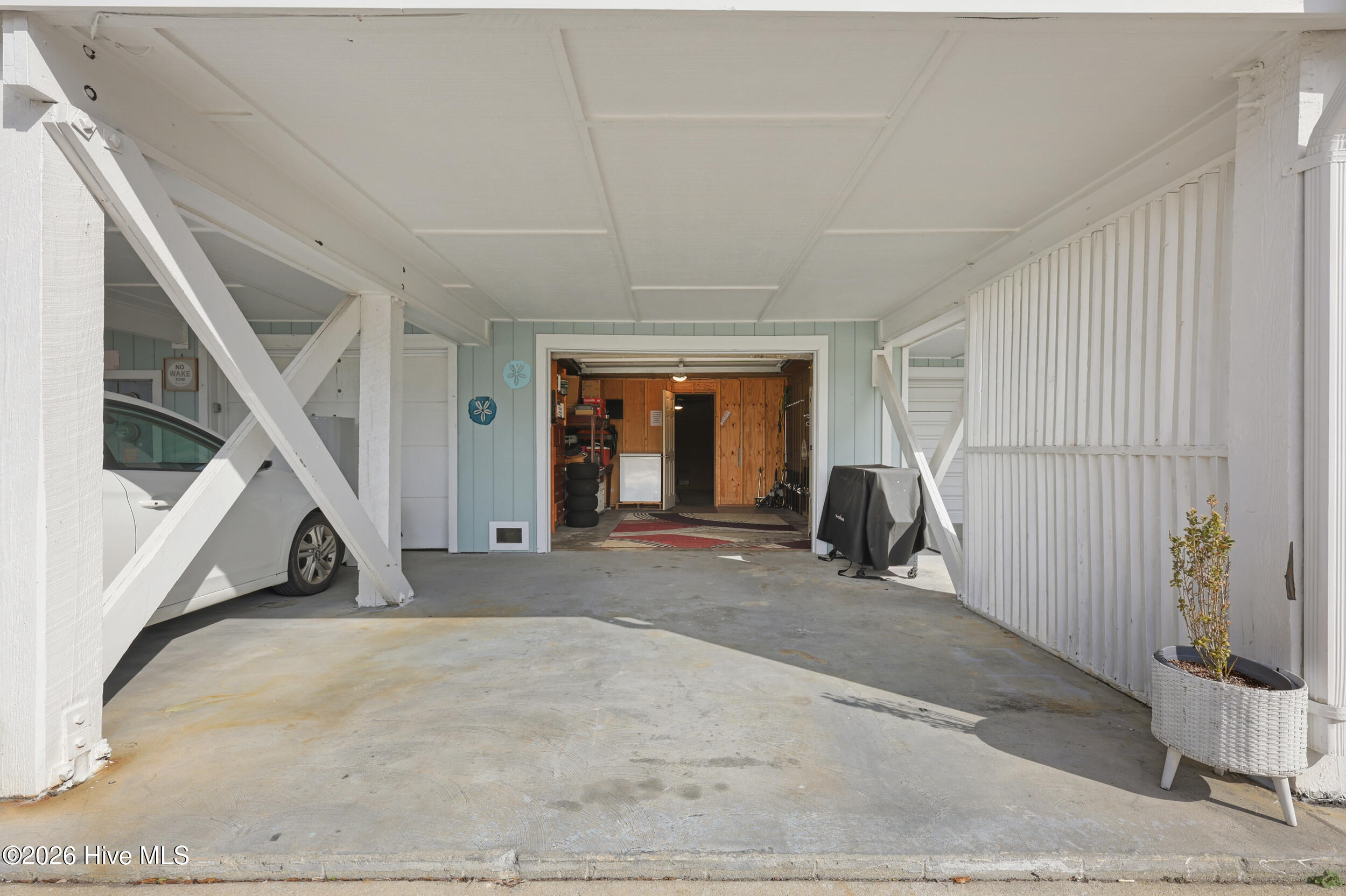 100534046 | Photo 35