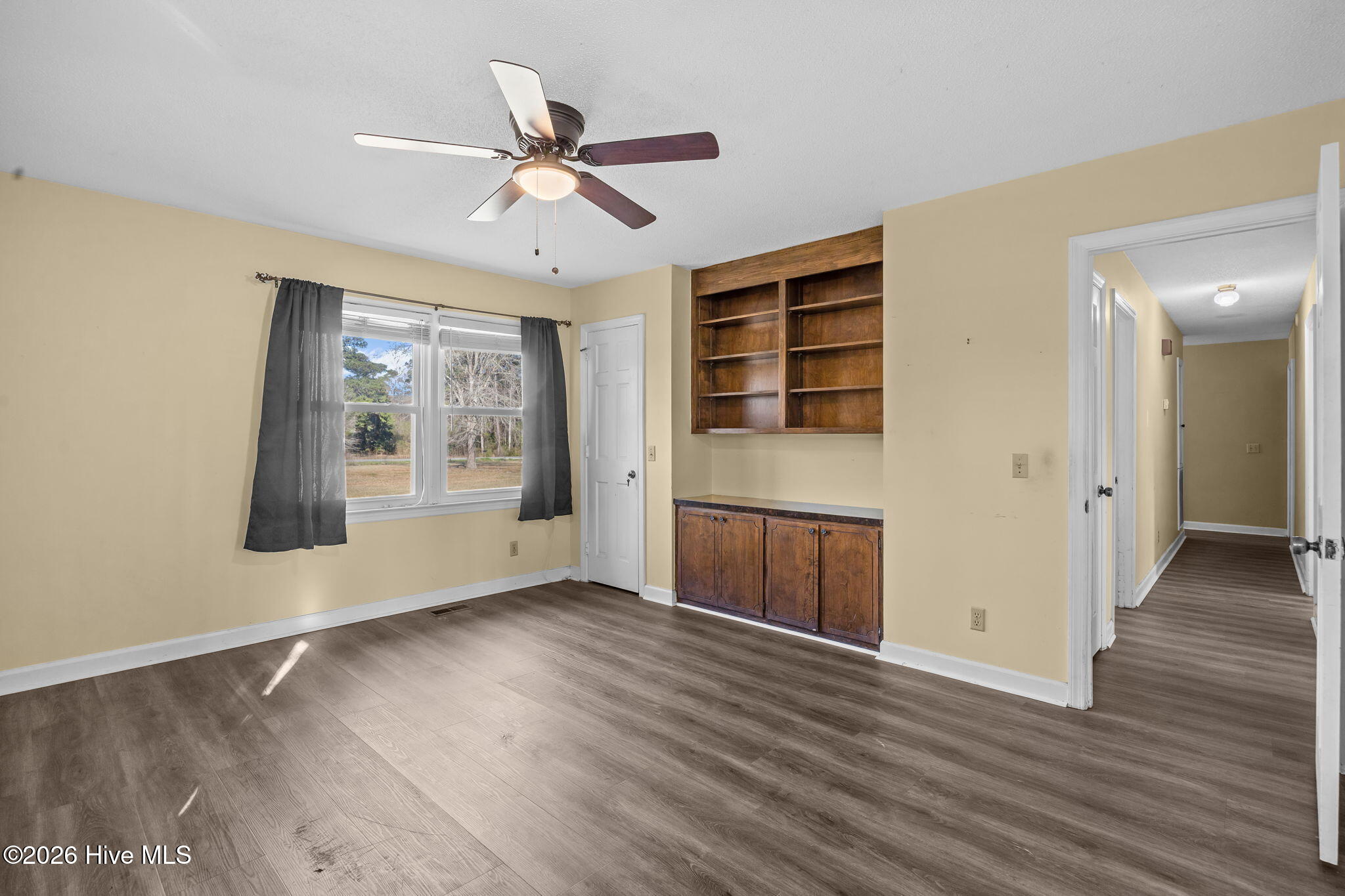 100559935 | Photo 35