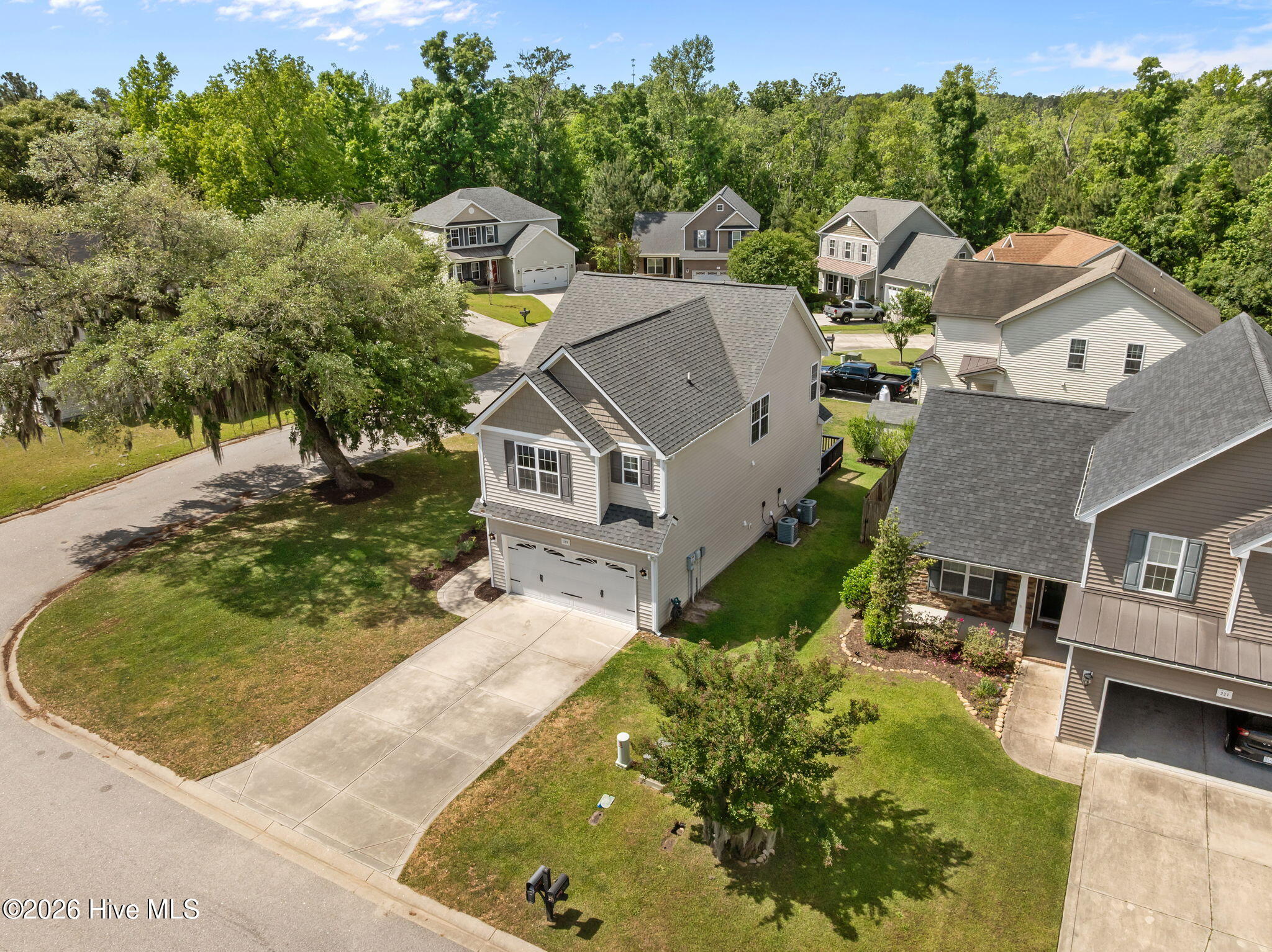 100570344 | Photo 41