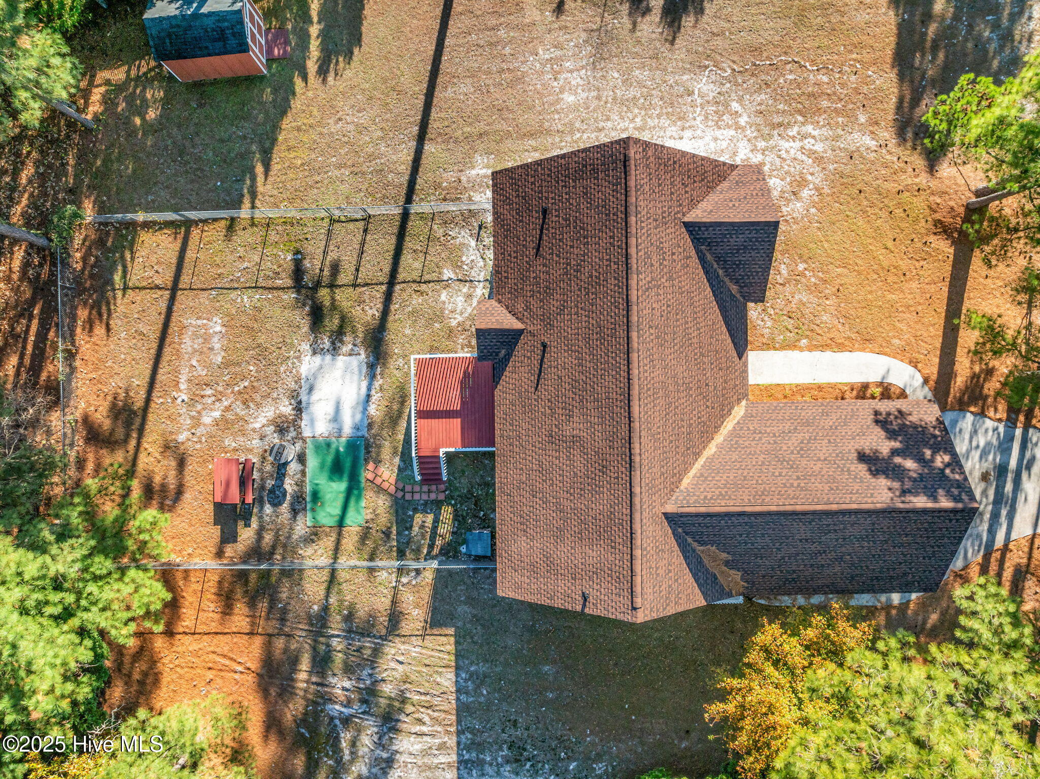 100542743 | Photo 51