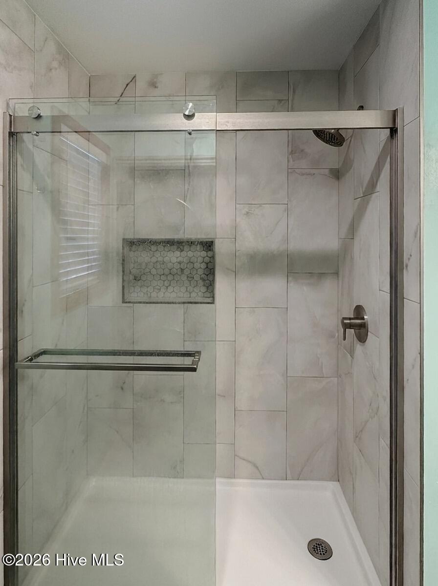 100534466 | Photo 18