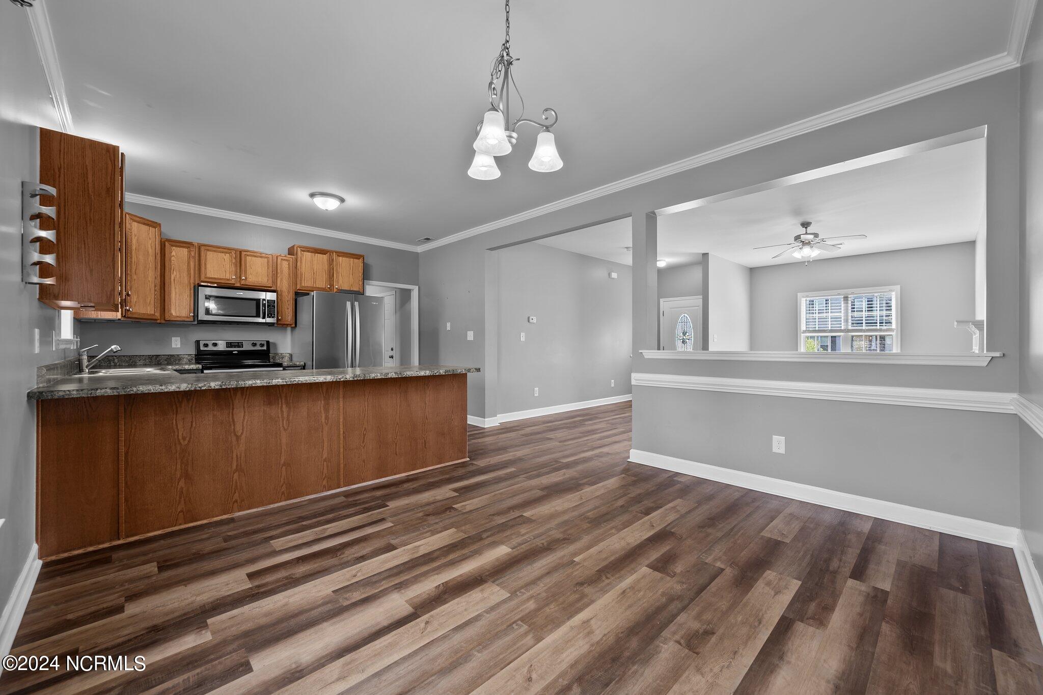 210 Wedgefield Circle,Maple Hill
