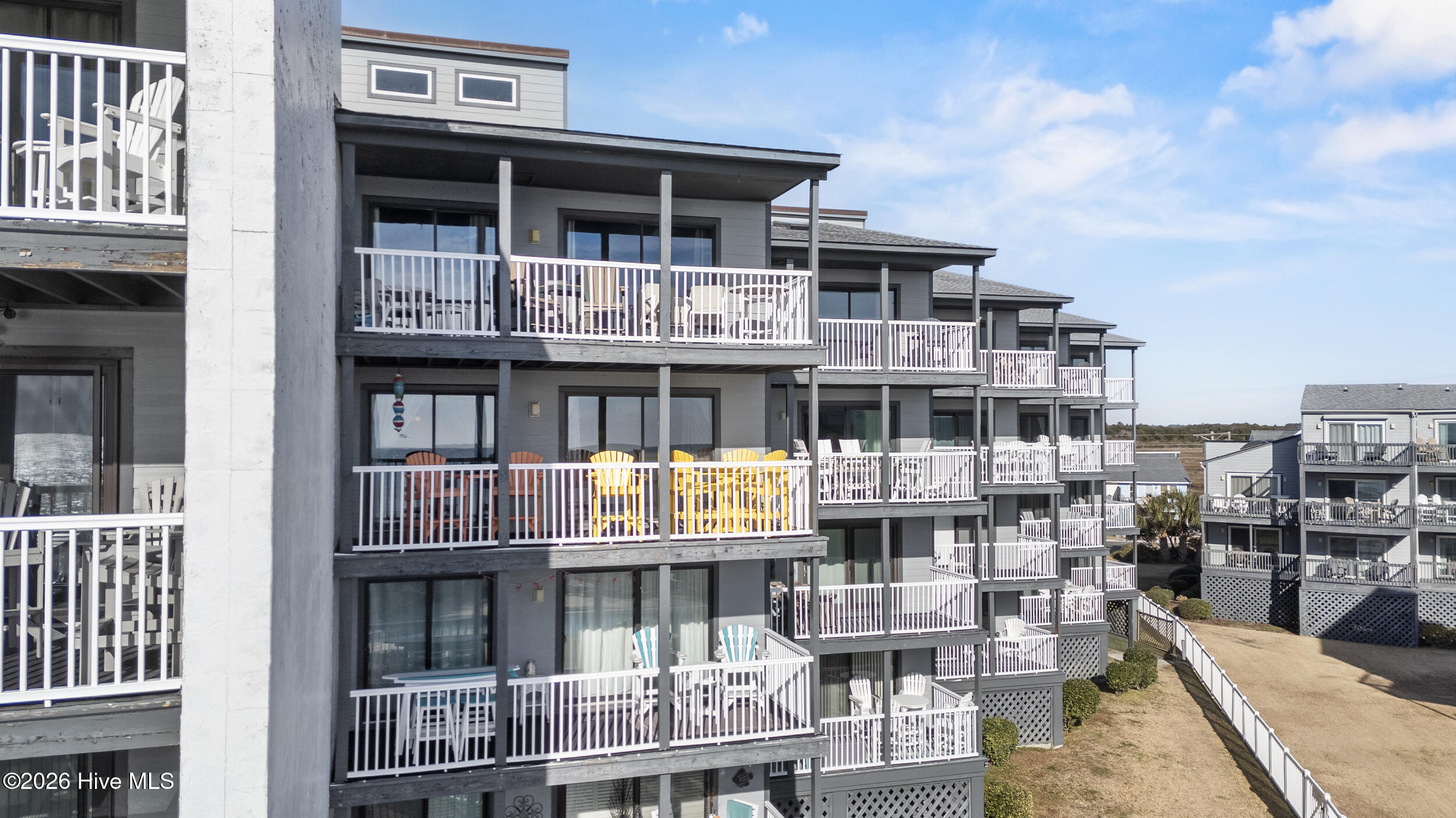 100554399 | Photo 38