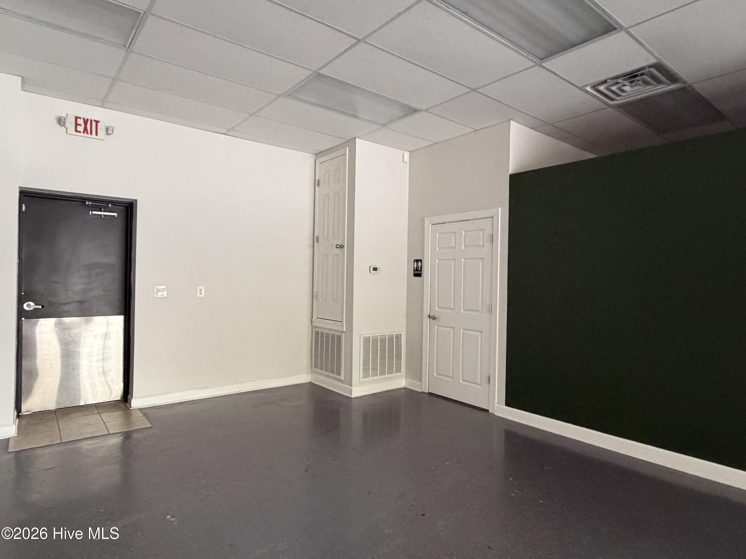 7 Cam Square Unit 5 Interior