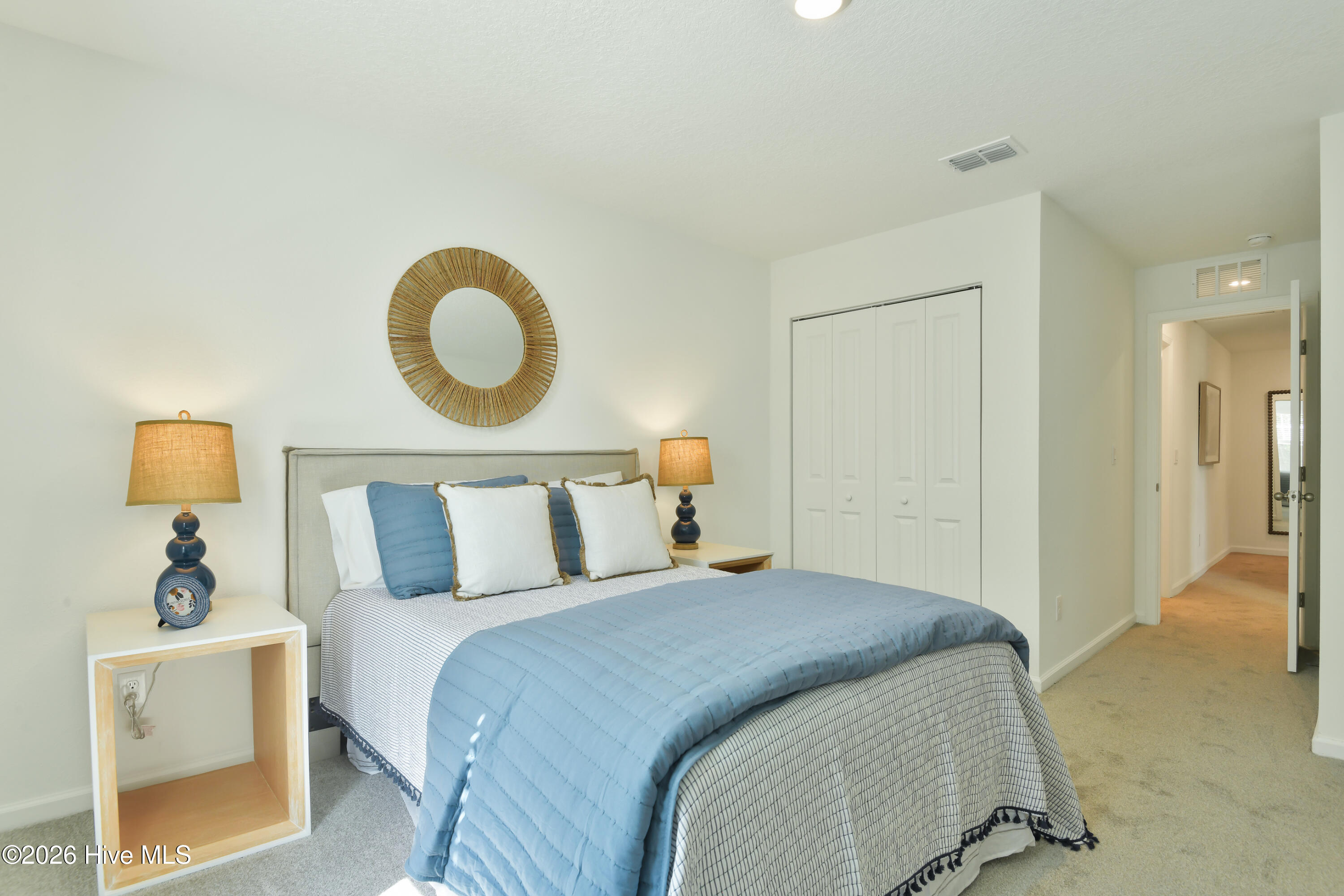 100562611 | Photo 16