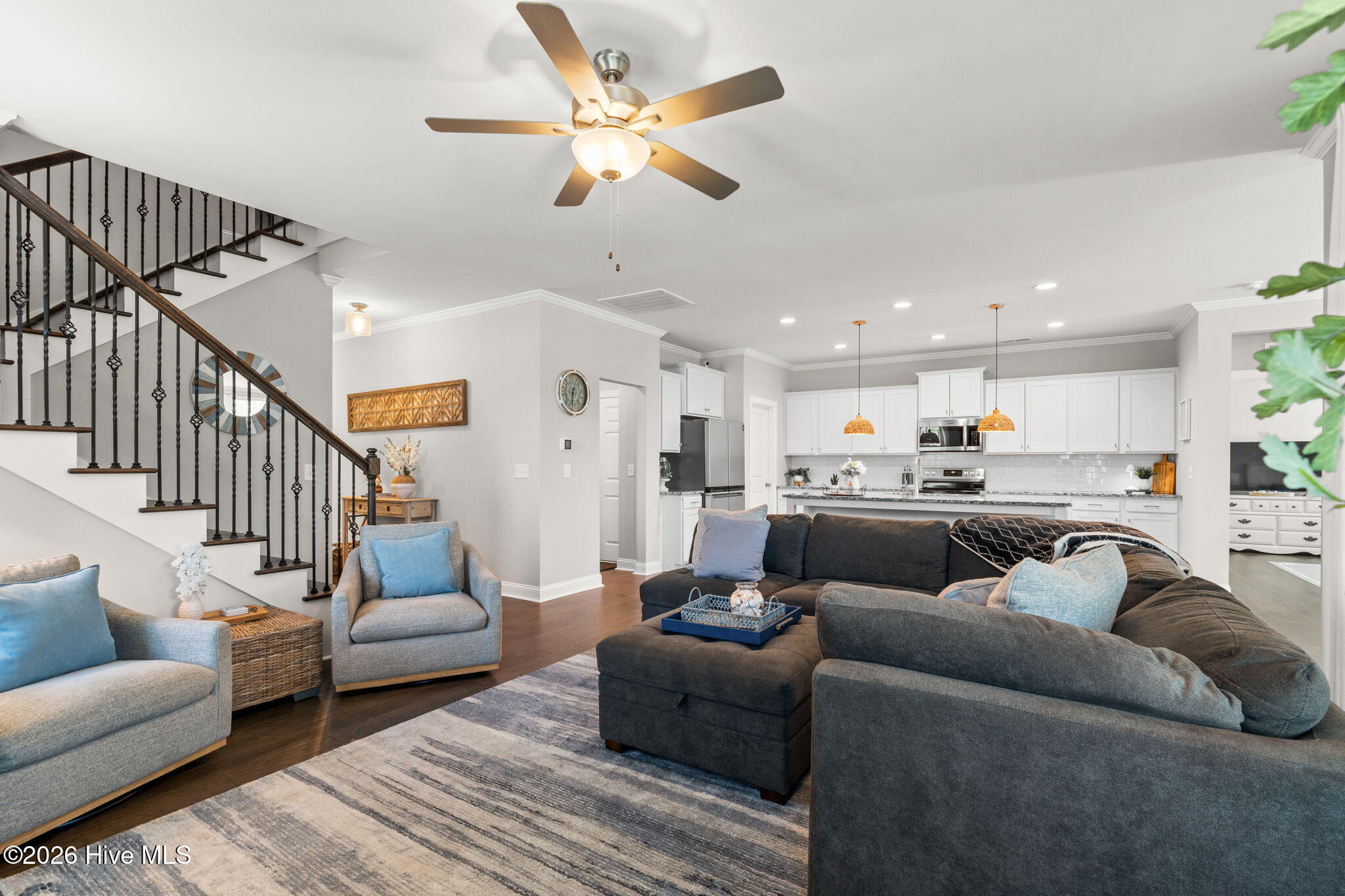 100561816 | Photo 13