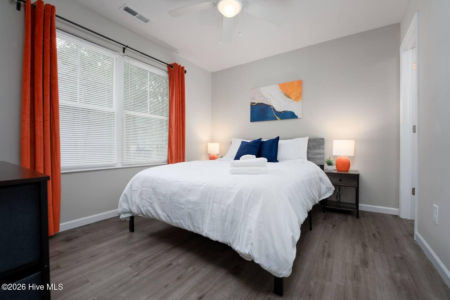 100570204 | Photo 10