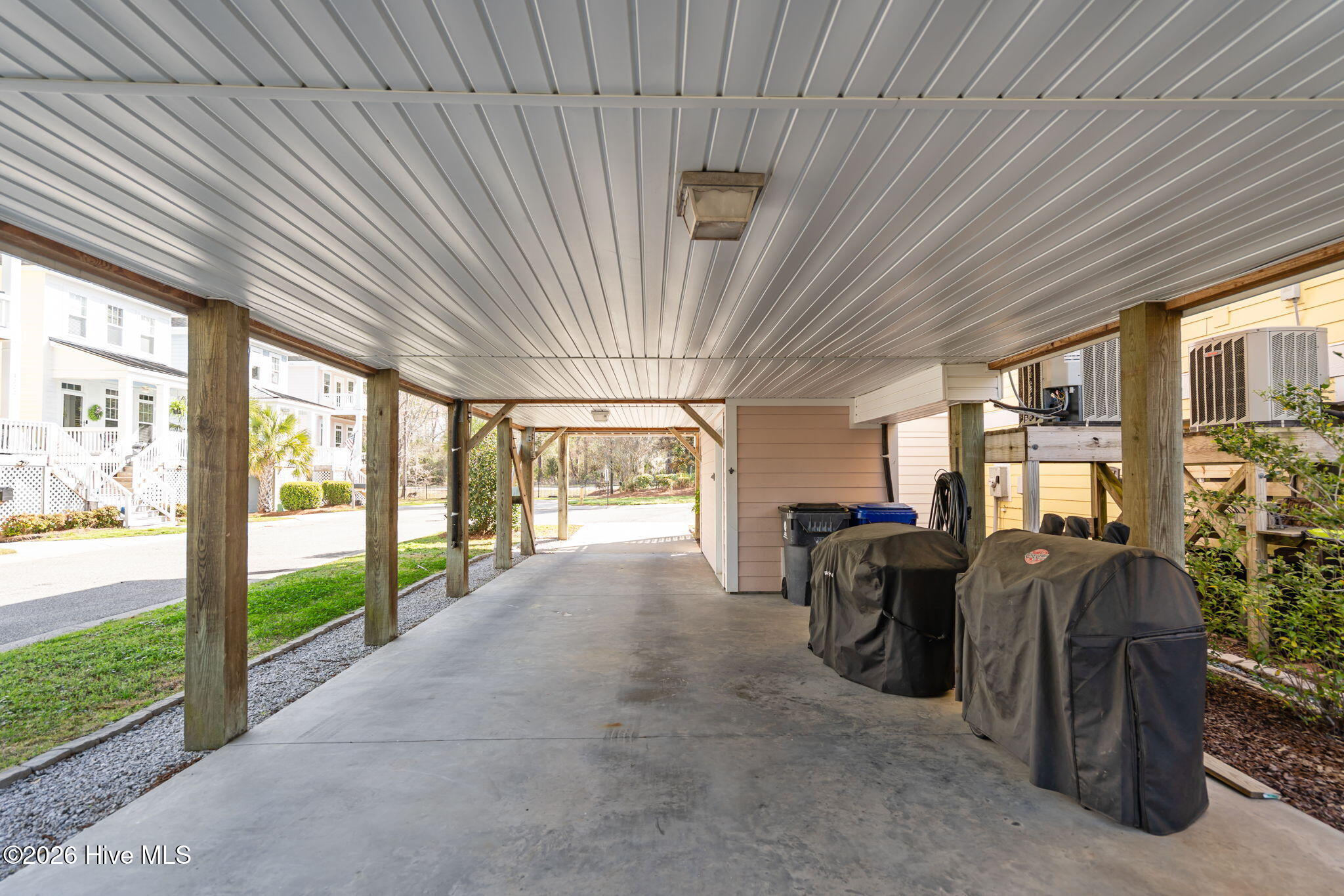 100560922 | Photo 42