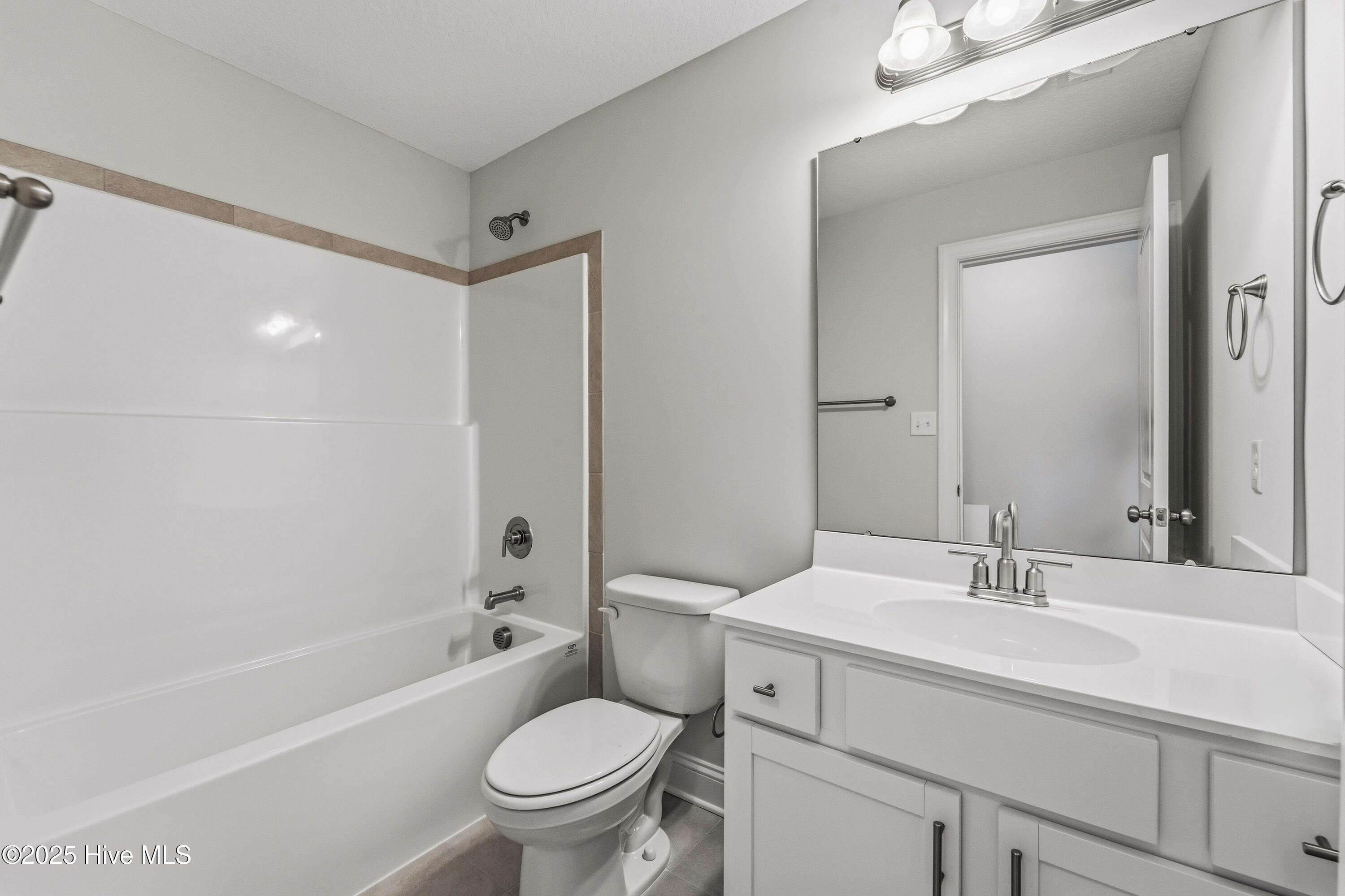 100507168 | Photo 35