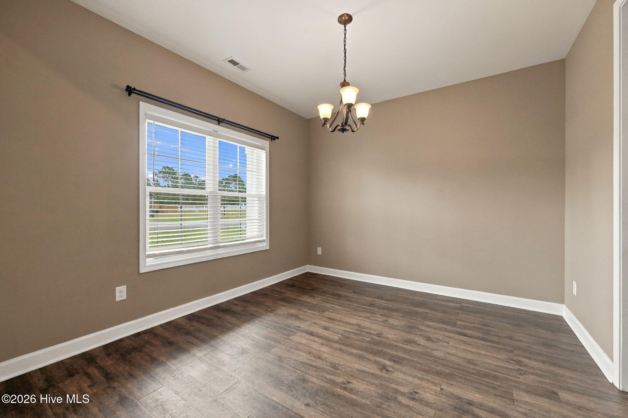 402 Kinroff Drive,Hubert