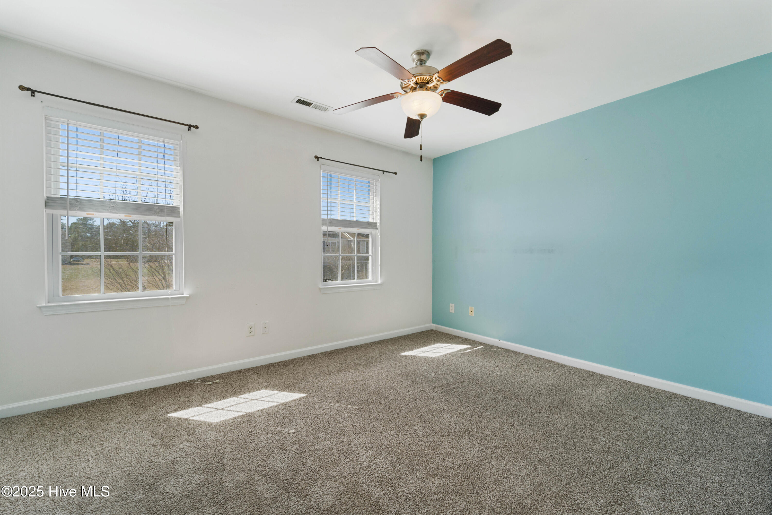 100559819 | Photo 10