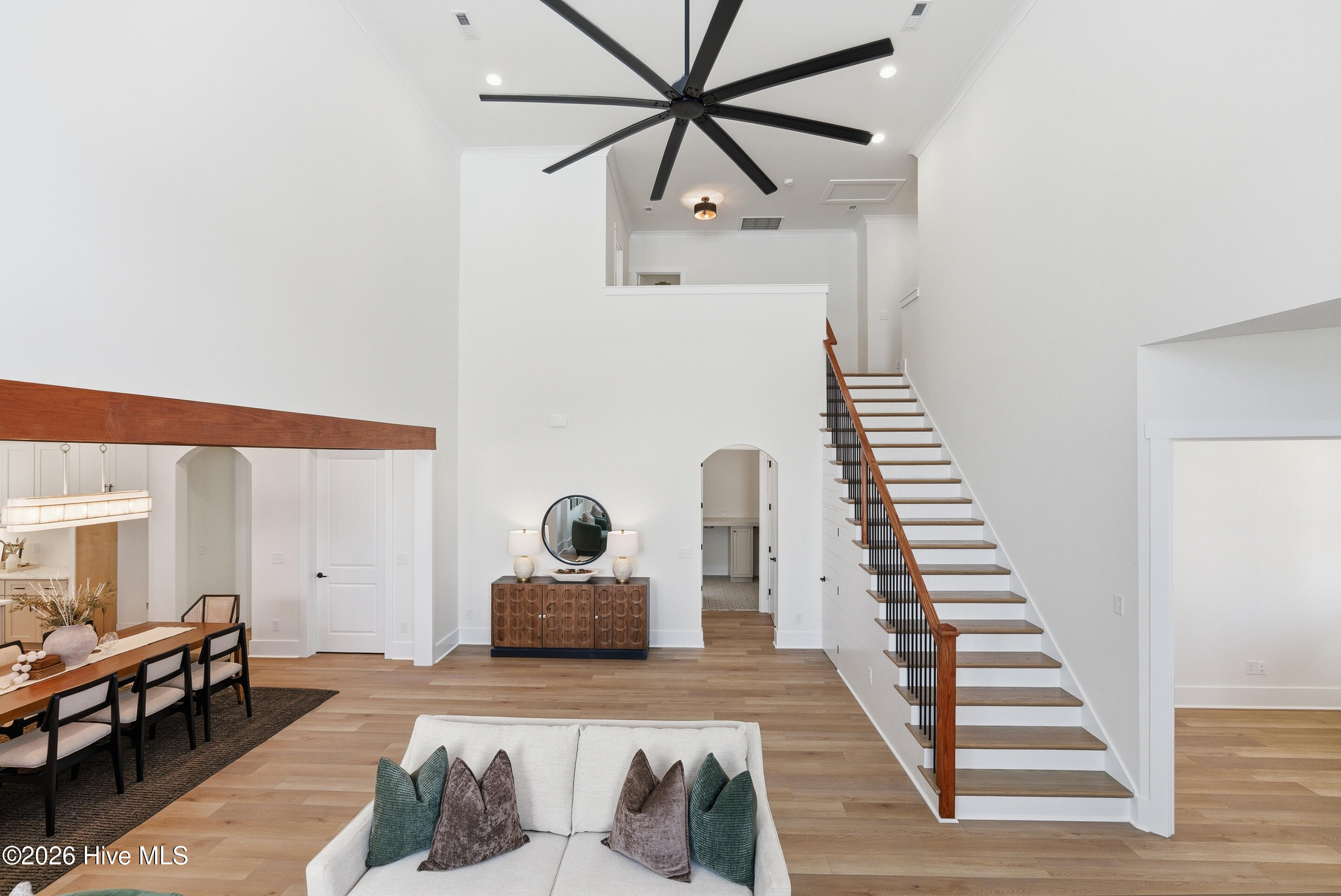 100564913 | Photo 38