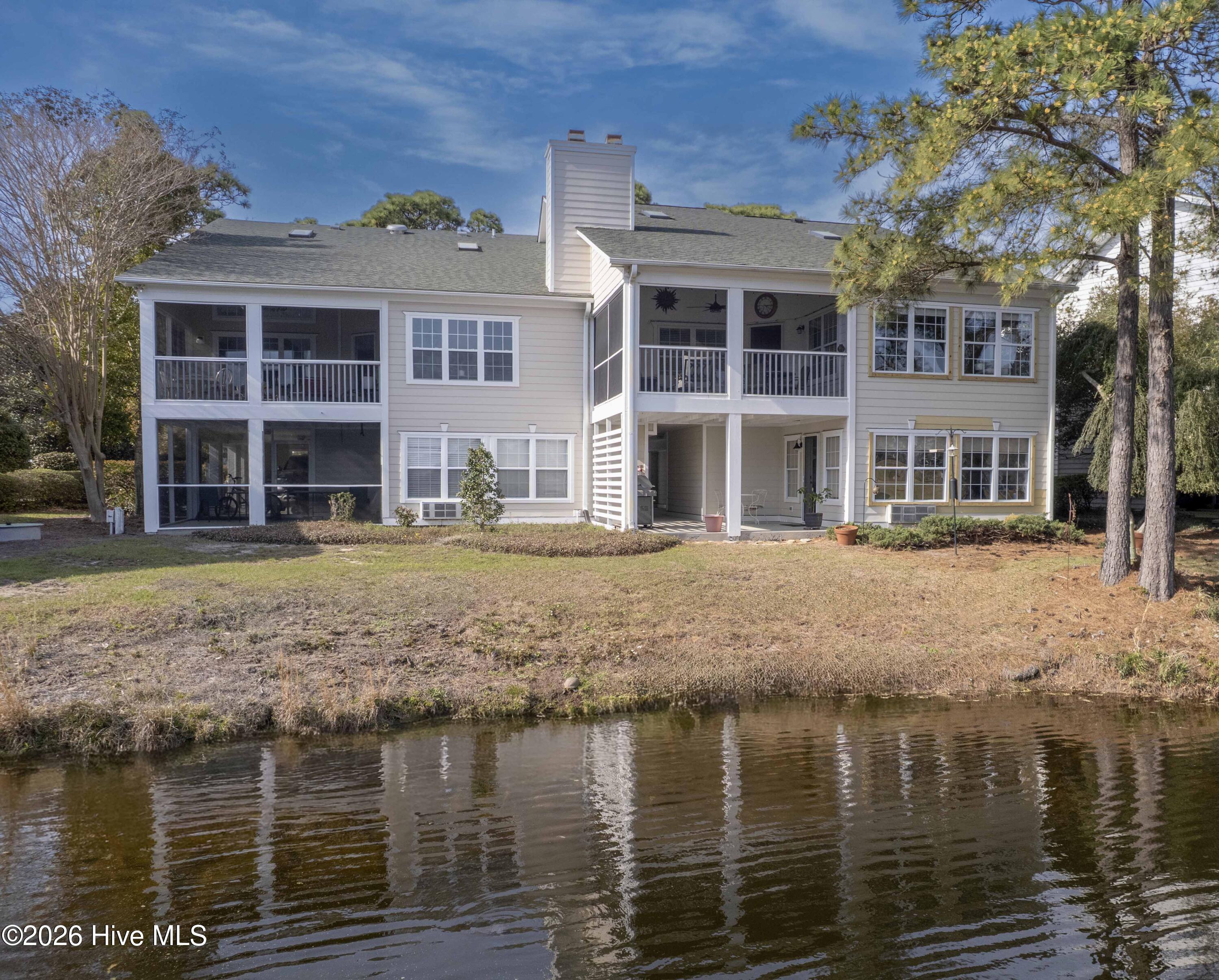 100563041 | Photo 65