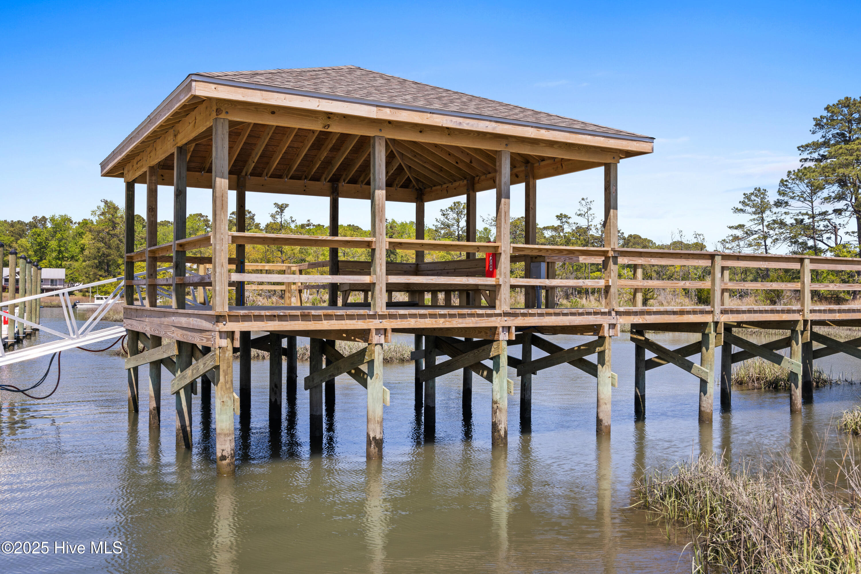 100496270 | Photo 25