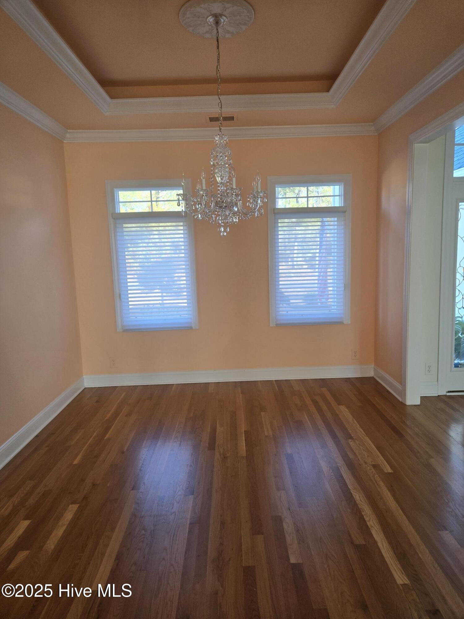 100545211 | Photo 22