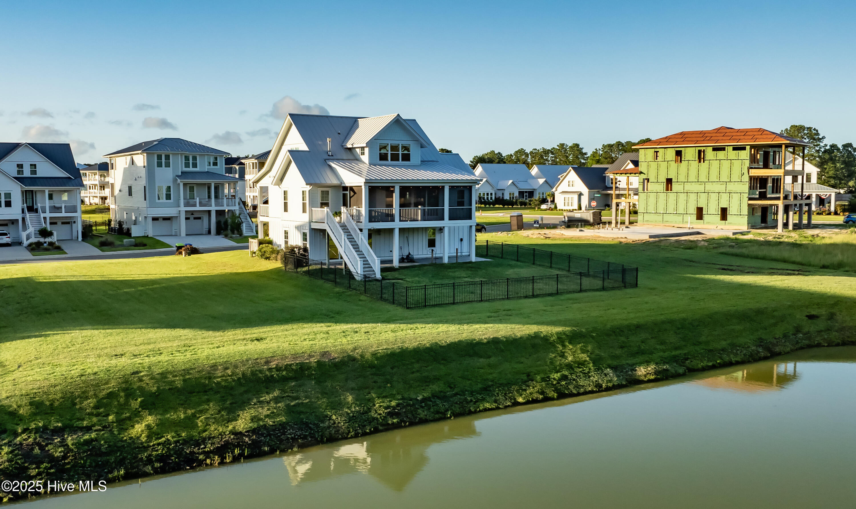 100518047 | Photo 52