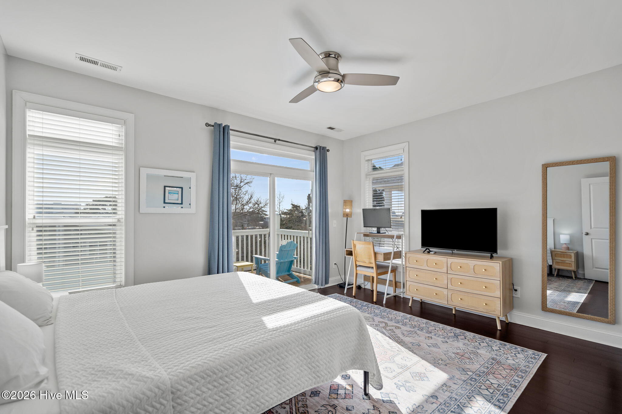 100560488 | Photo 18