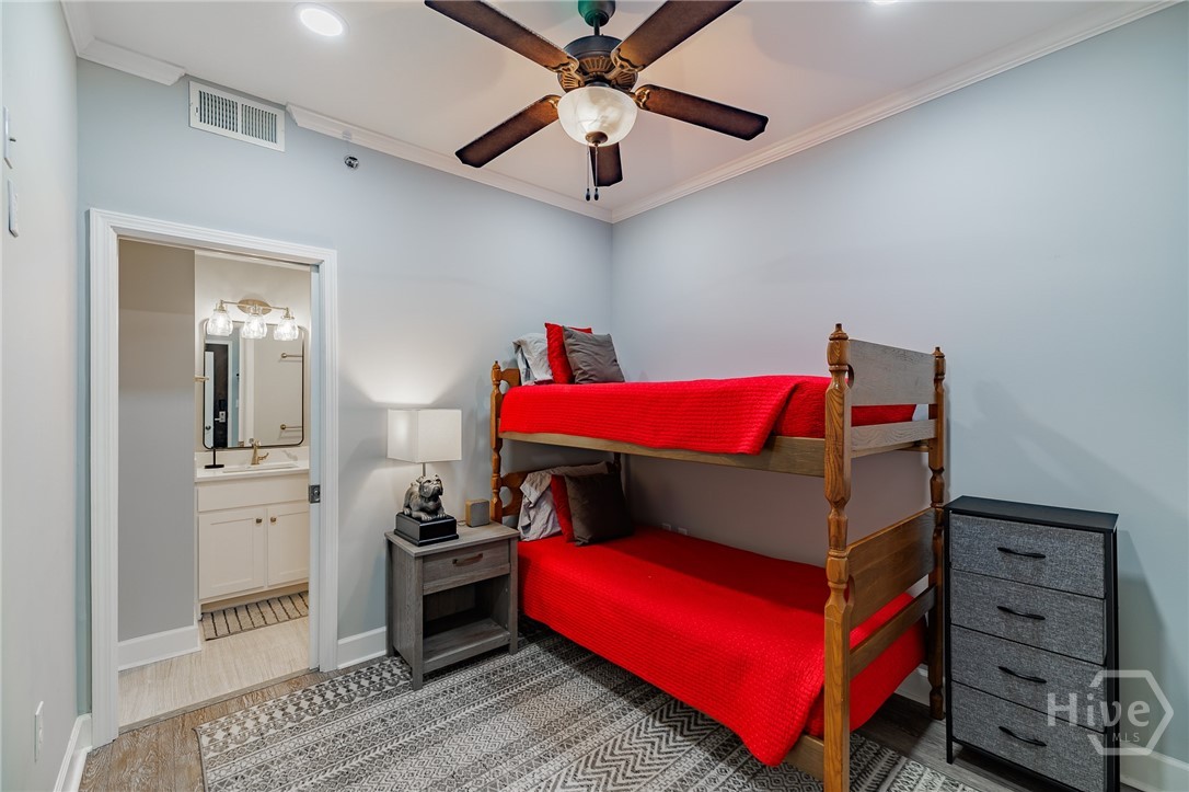 250 Broad Street W 811