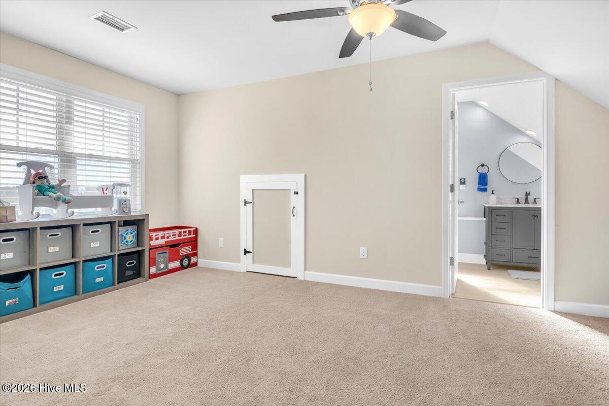 100567099 | Photo 44