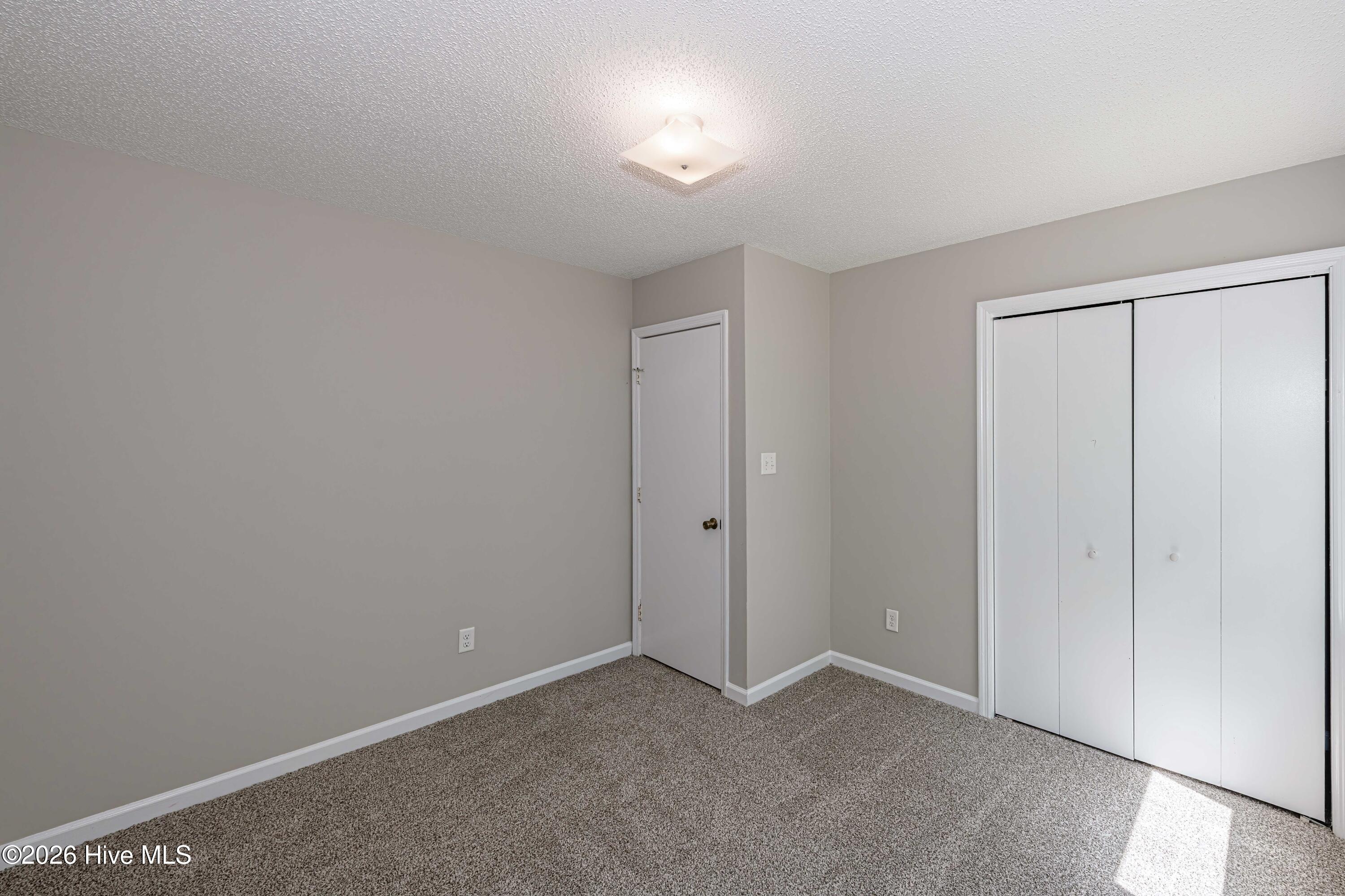 100568106 | Photo 46