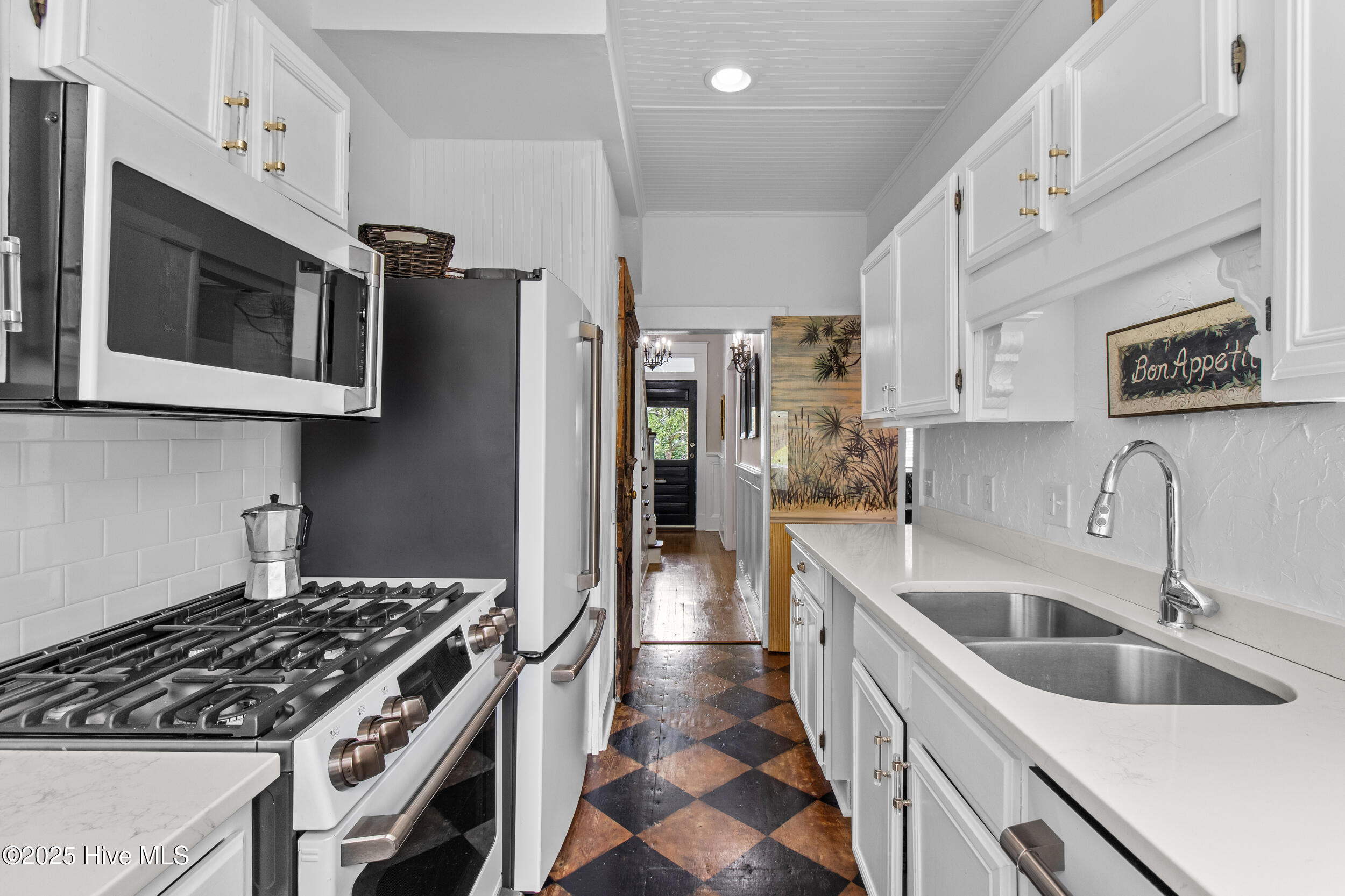 100514973 | Photo 15