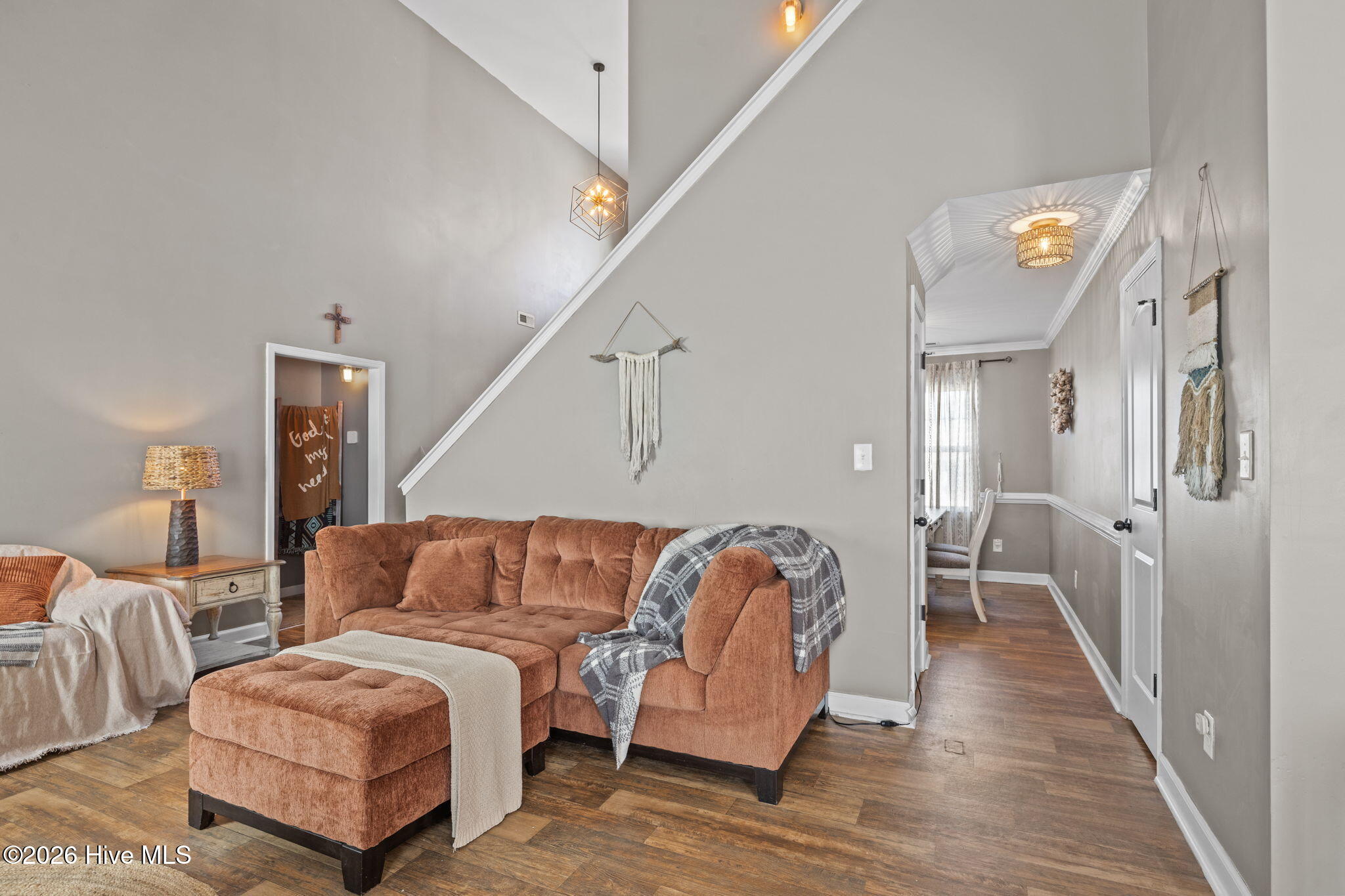 100558227 | Photo 11