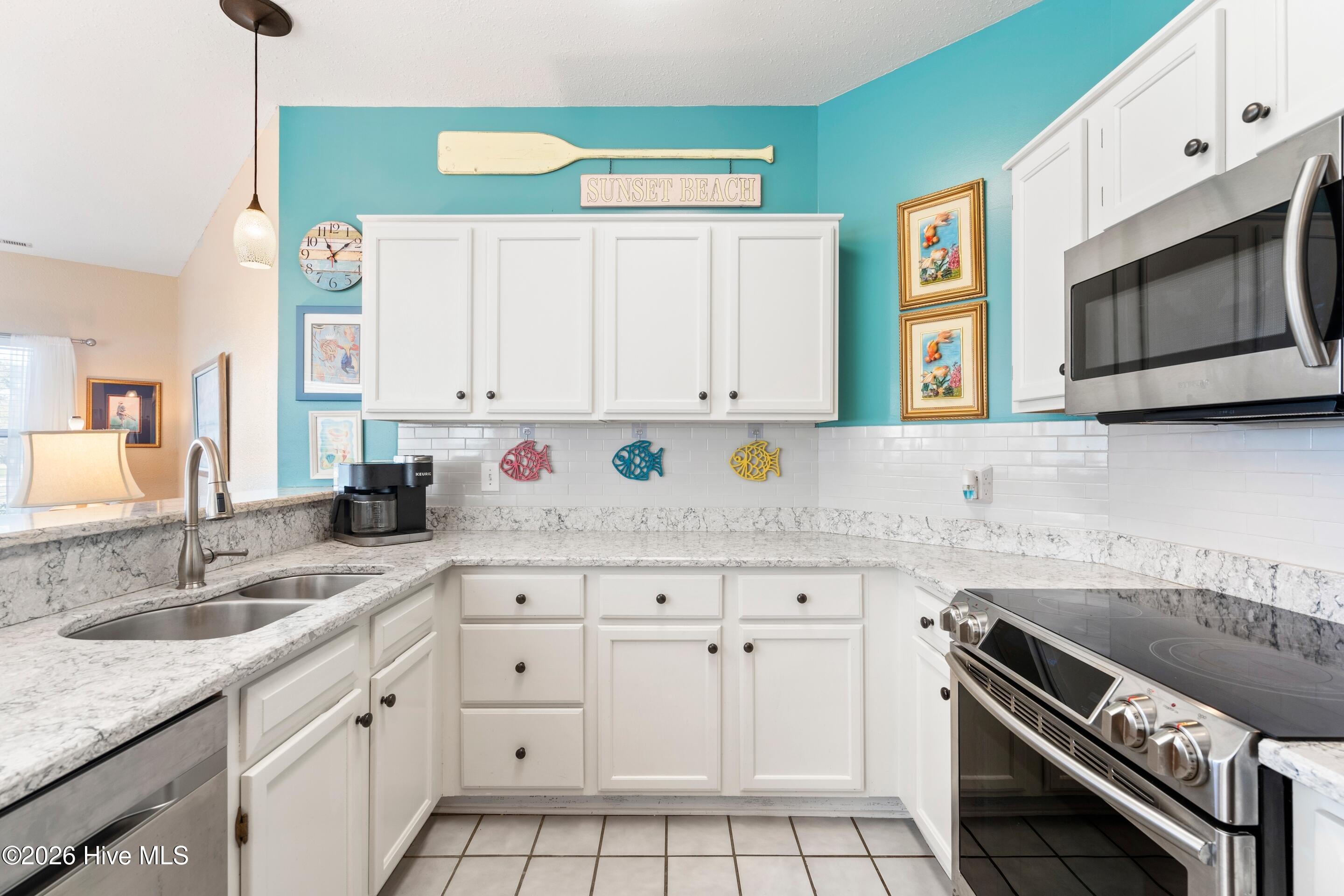 100548486 | Photo 23