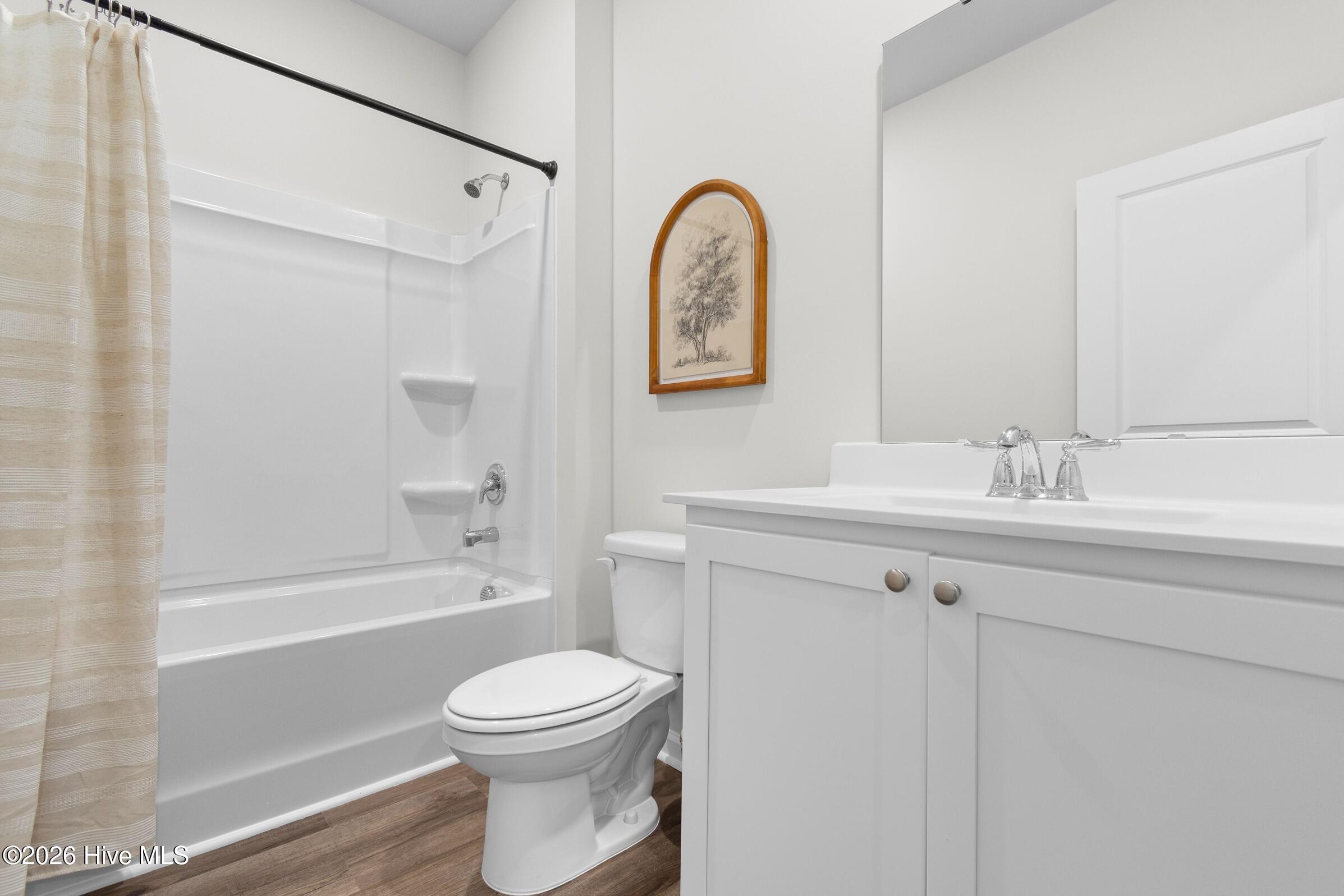 100562245 | Photo 18