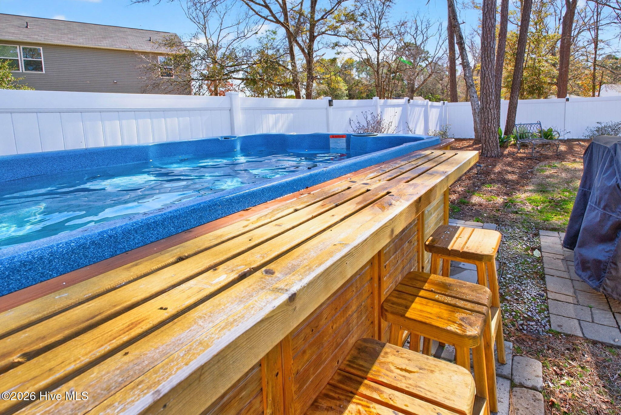 100555390 | Photo 29