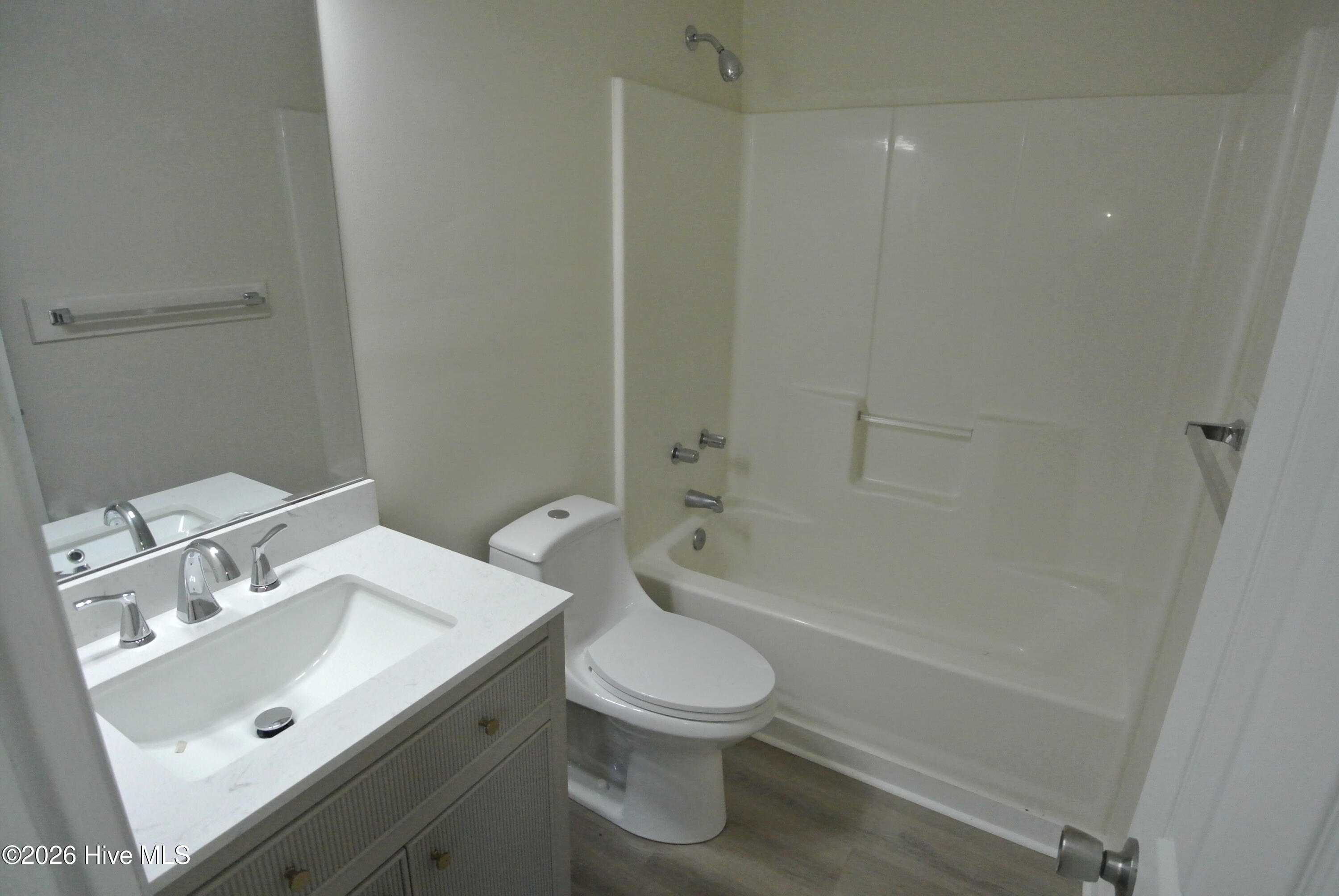 Back bedroom bathroom