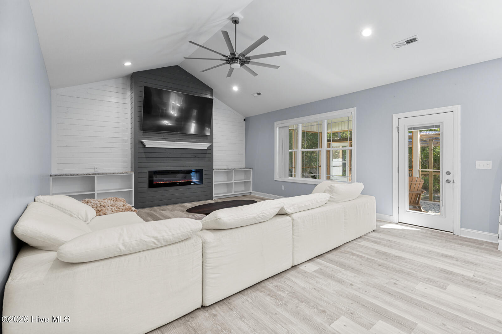 402 King Richard Court,Jacksonville