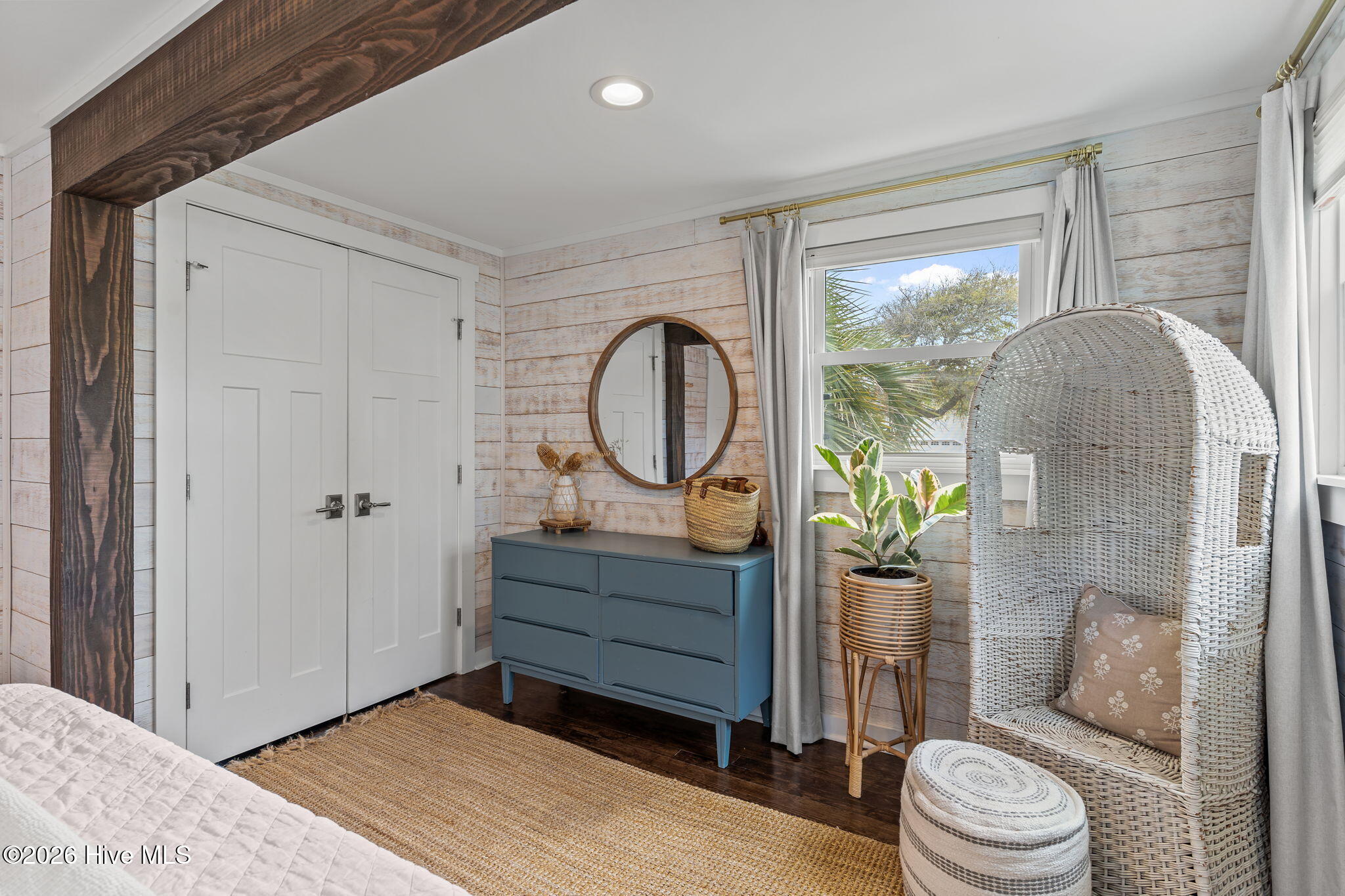 100565968 | Photo 39