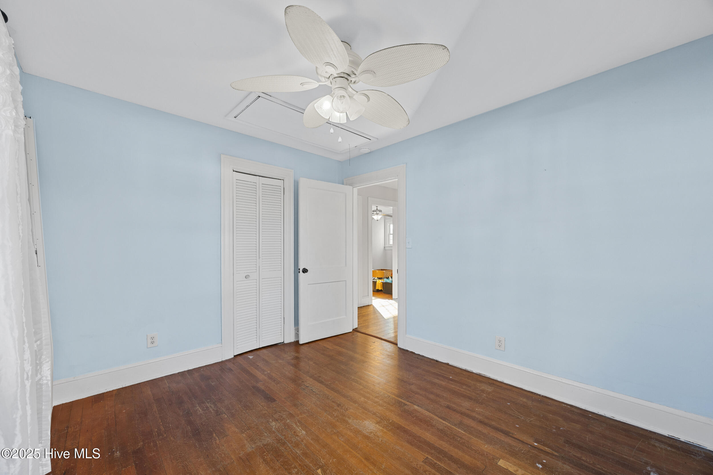 100546074 | Photo 14