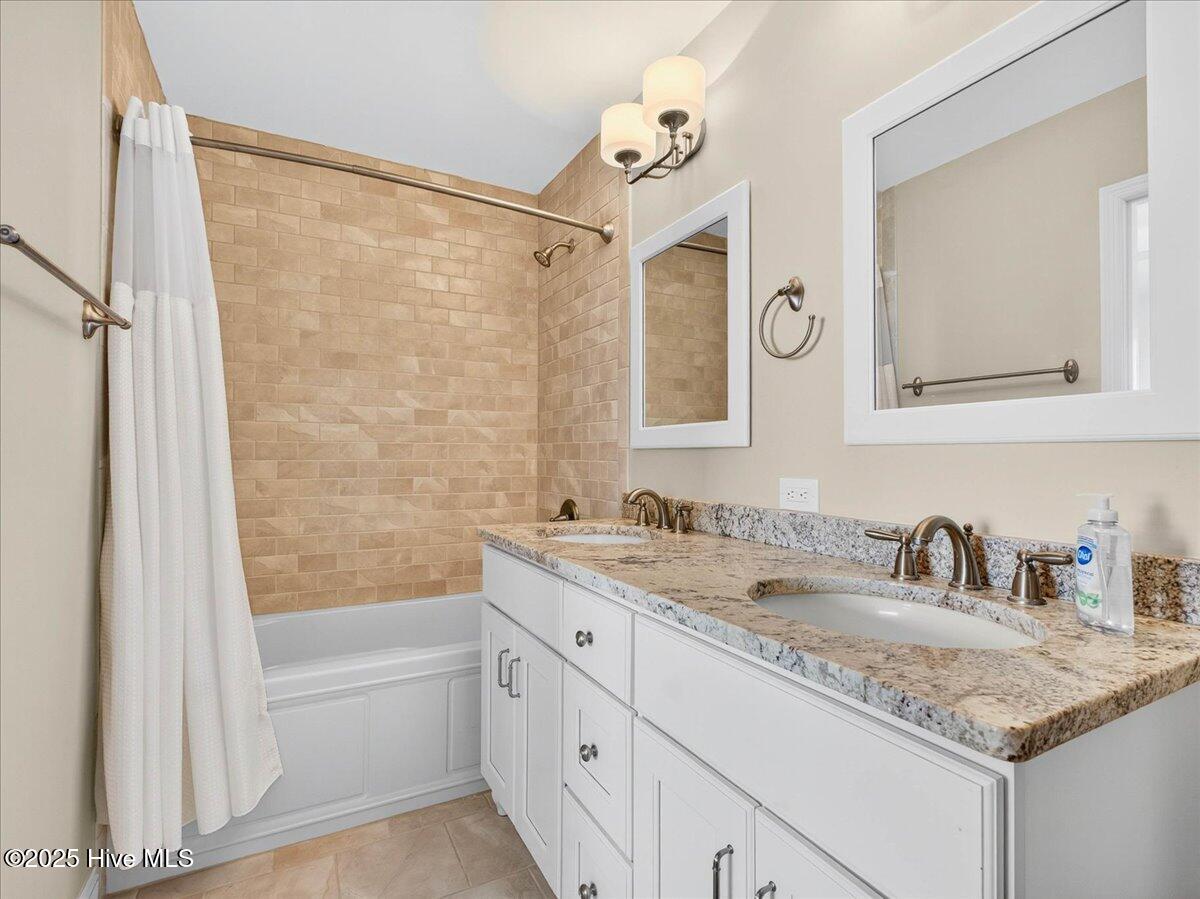 100521504 | Photo 36