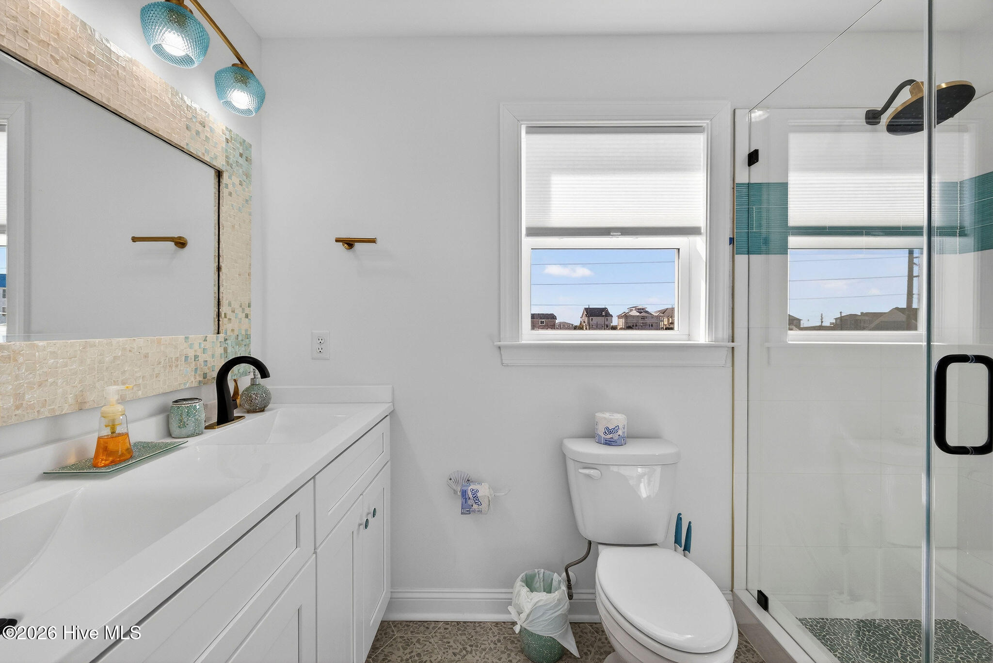 100565541 | Photo 31