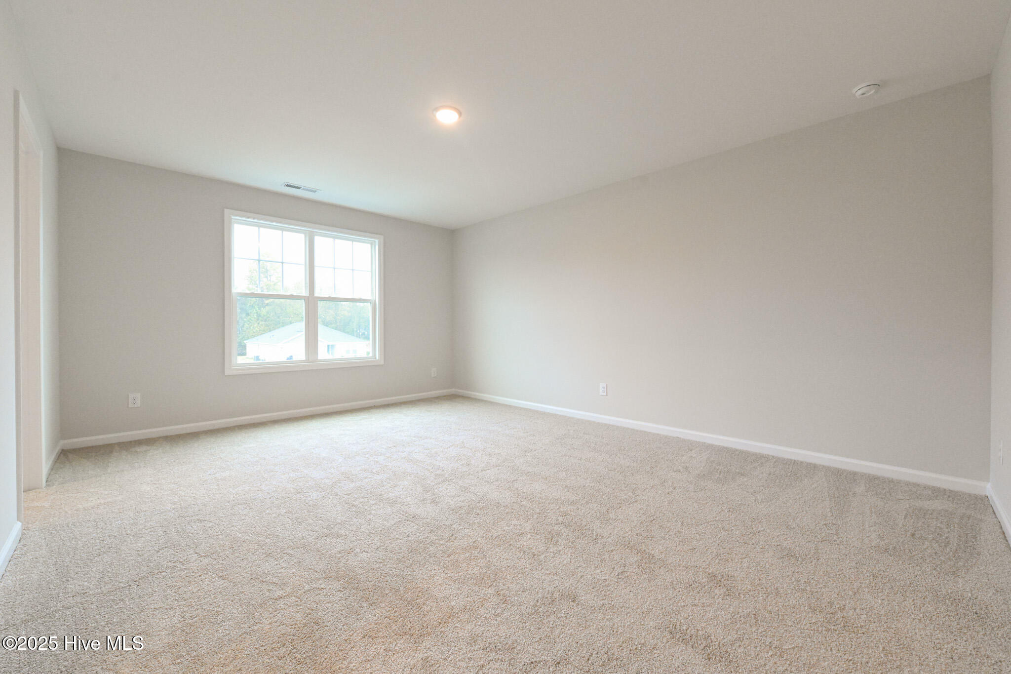 Undisclosed Address, La Grange, NC, 28551