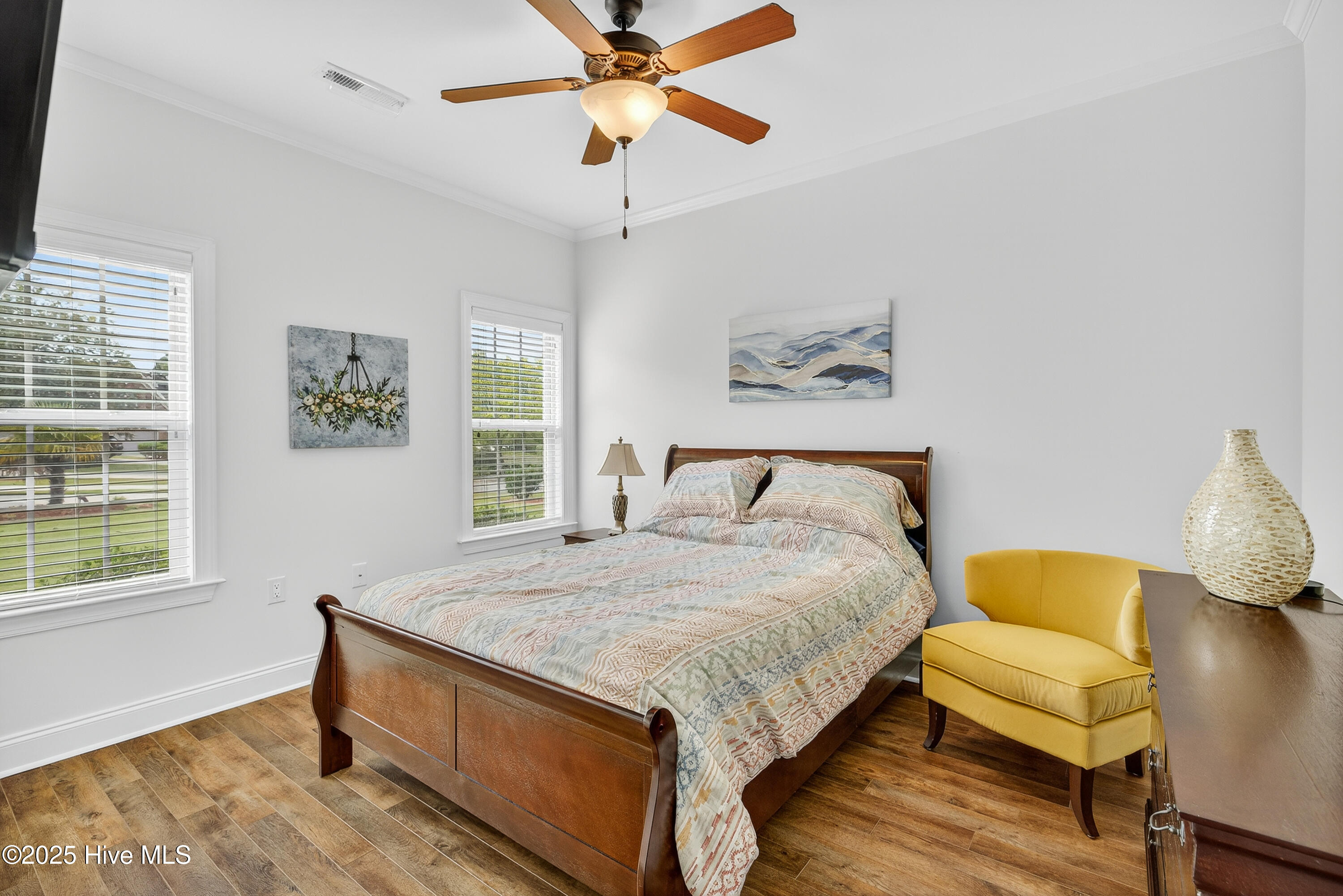 100535228 | Photo 15