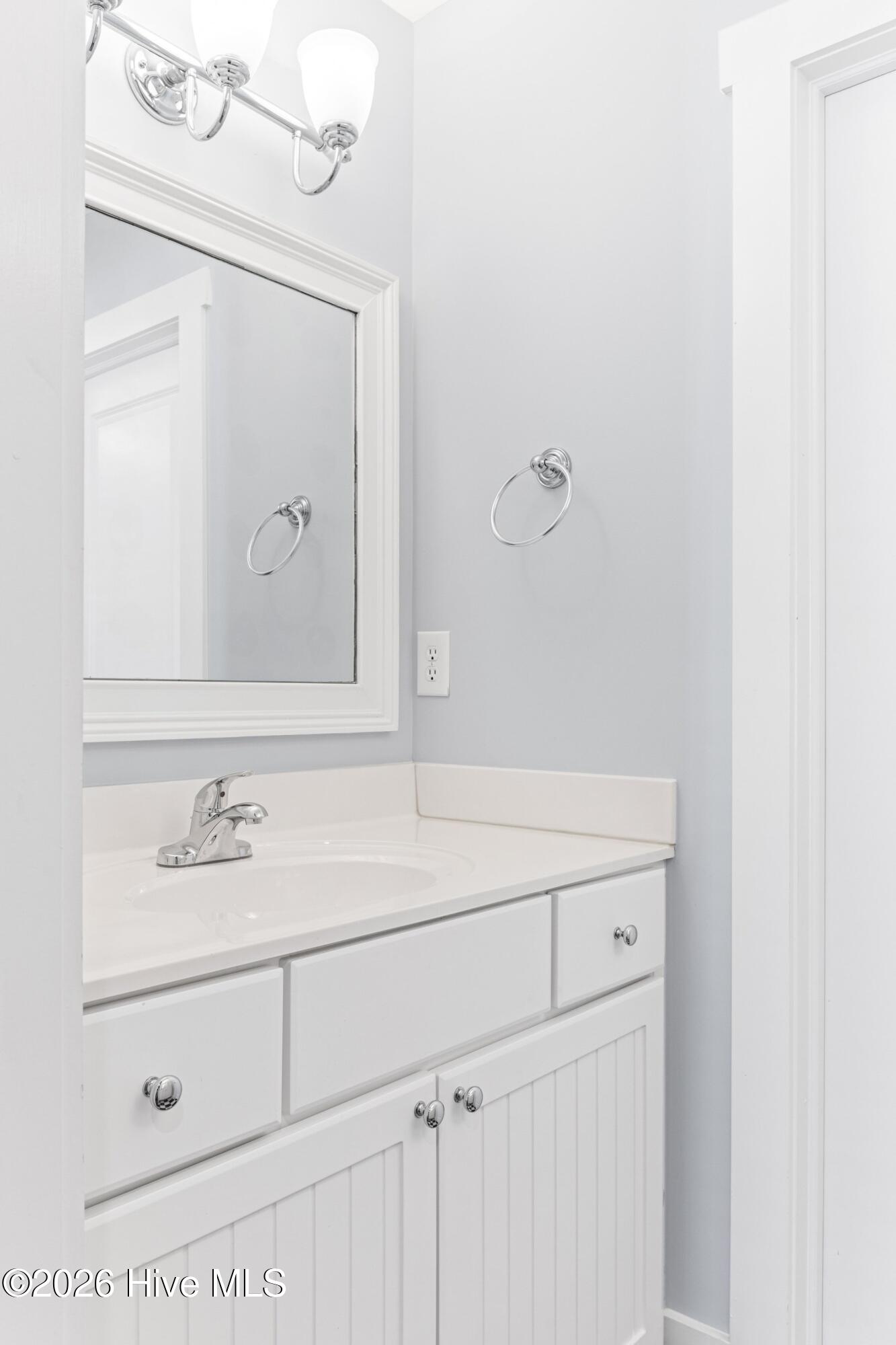 100557261 | Photo 37