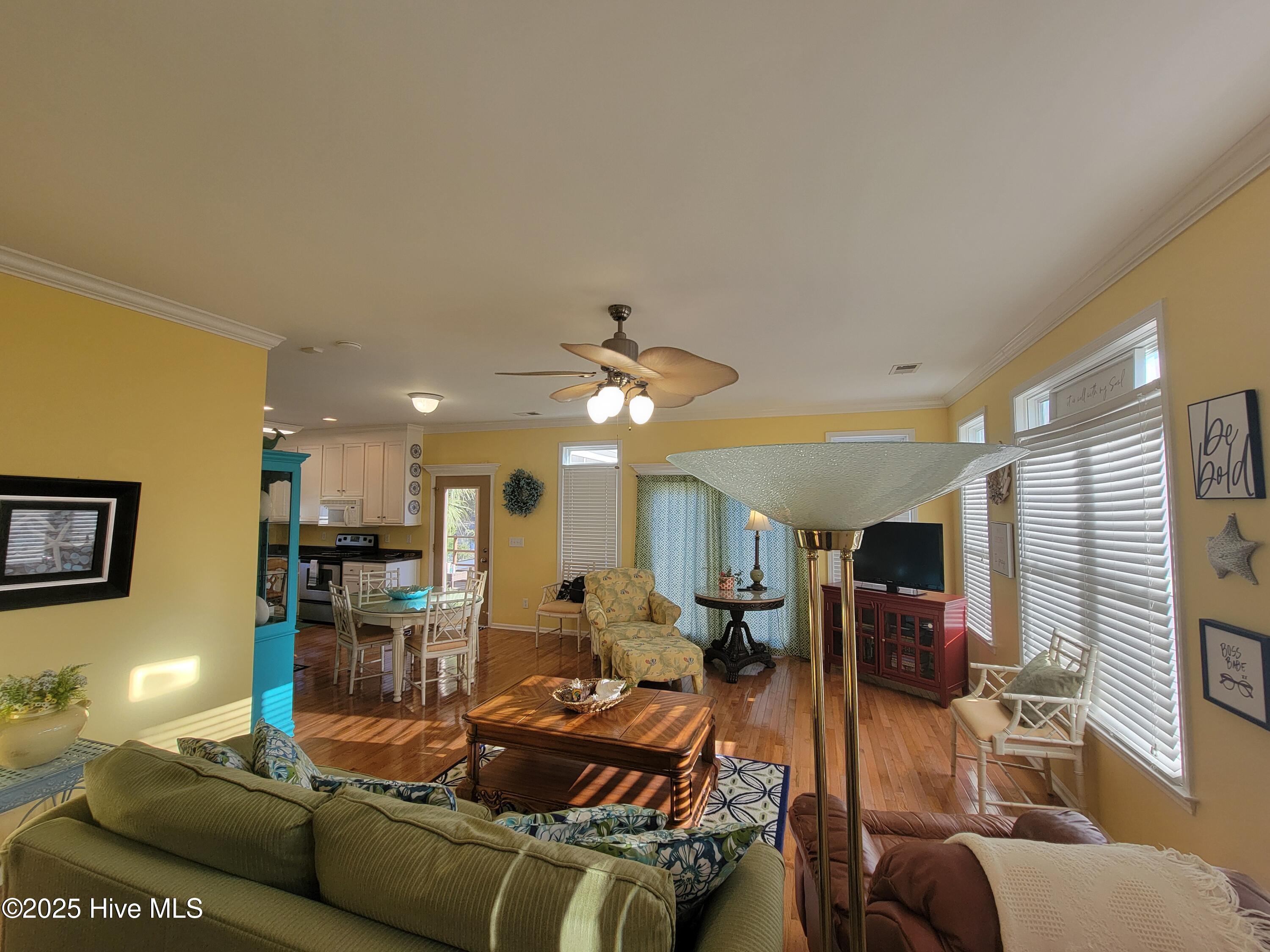 100538201 | Photo 14