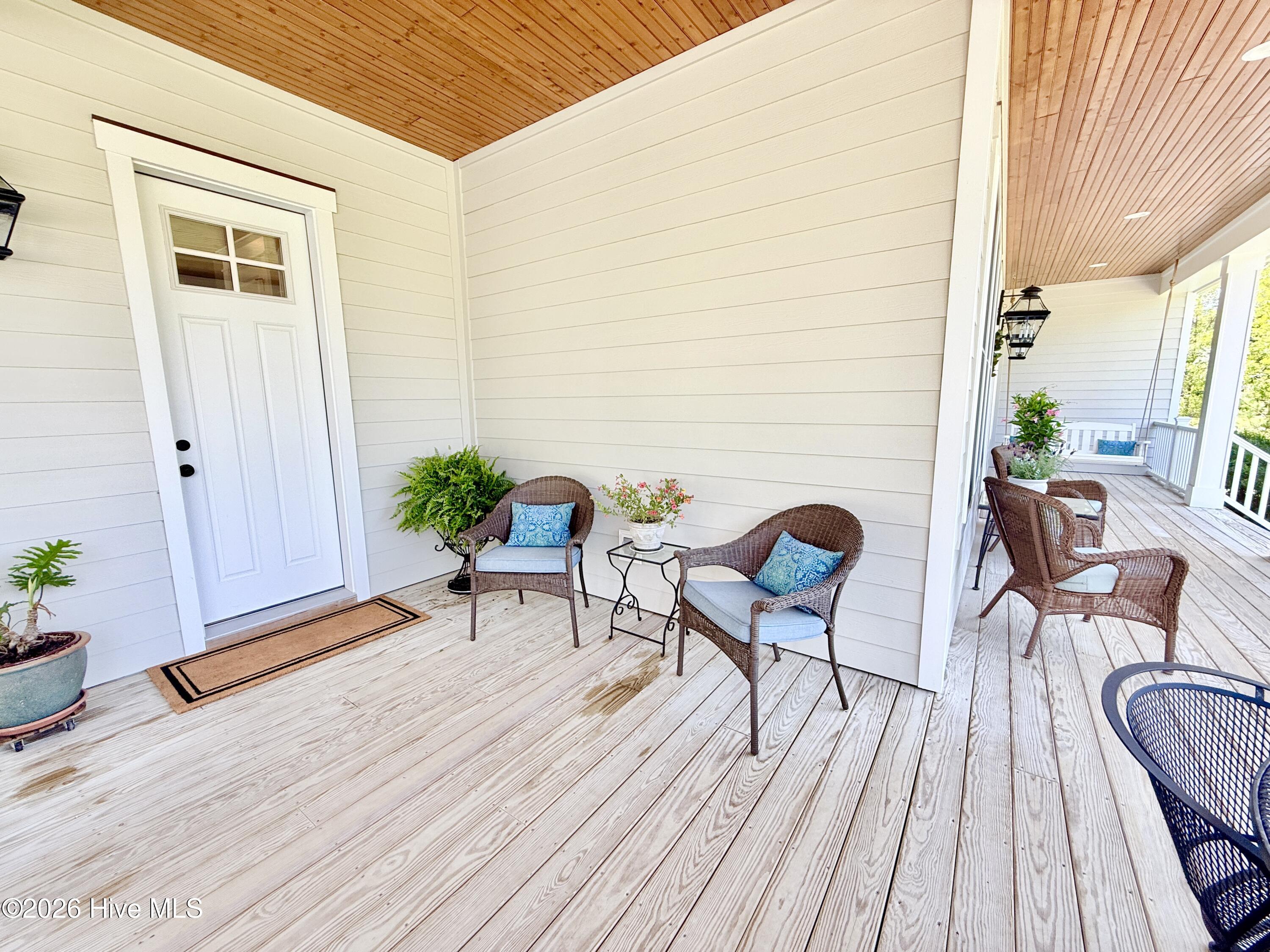 100567886 | Photo 92