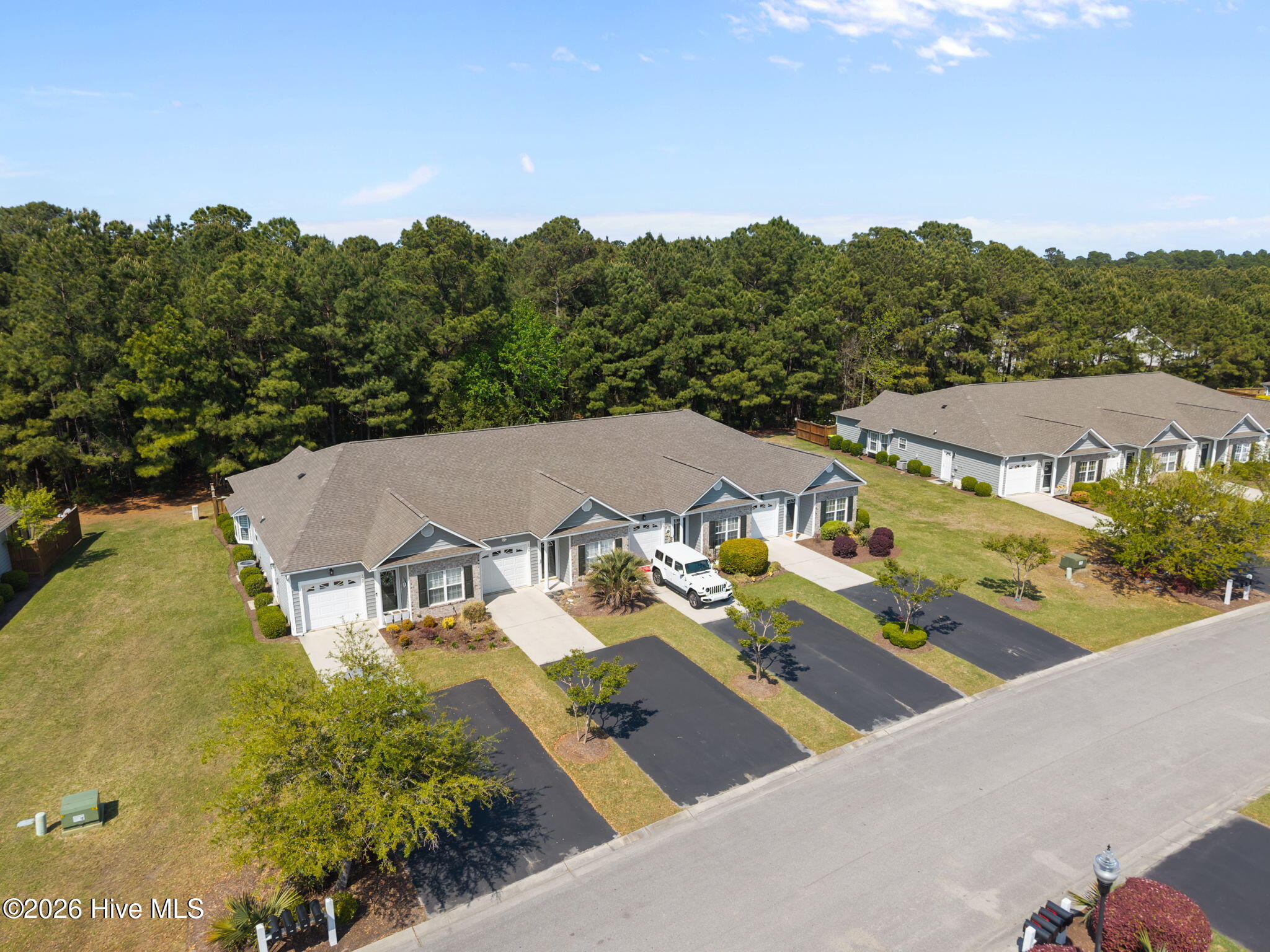 100569806 | Photo 48