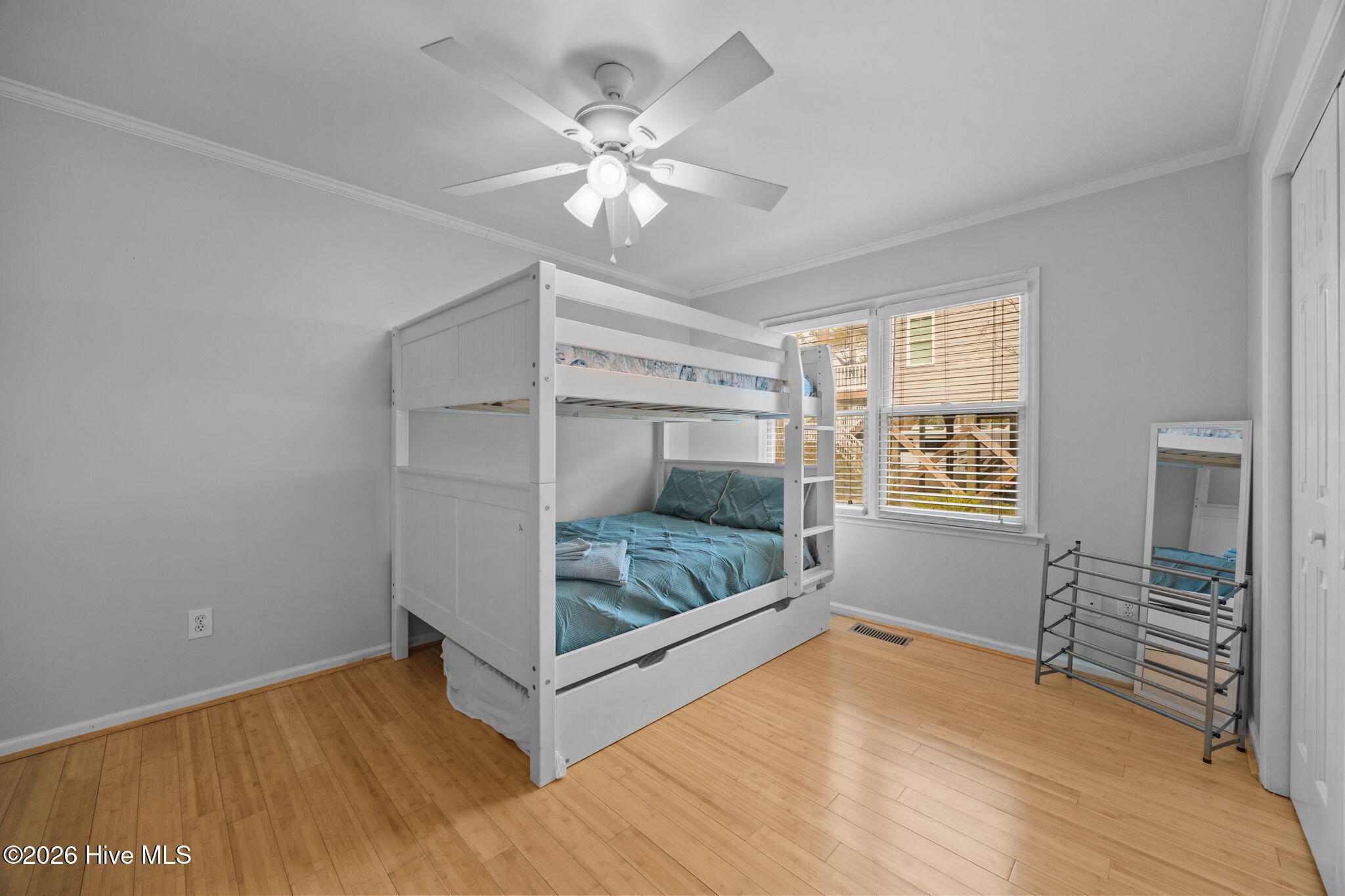 100547924 | Photo 37