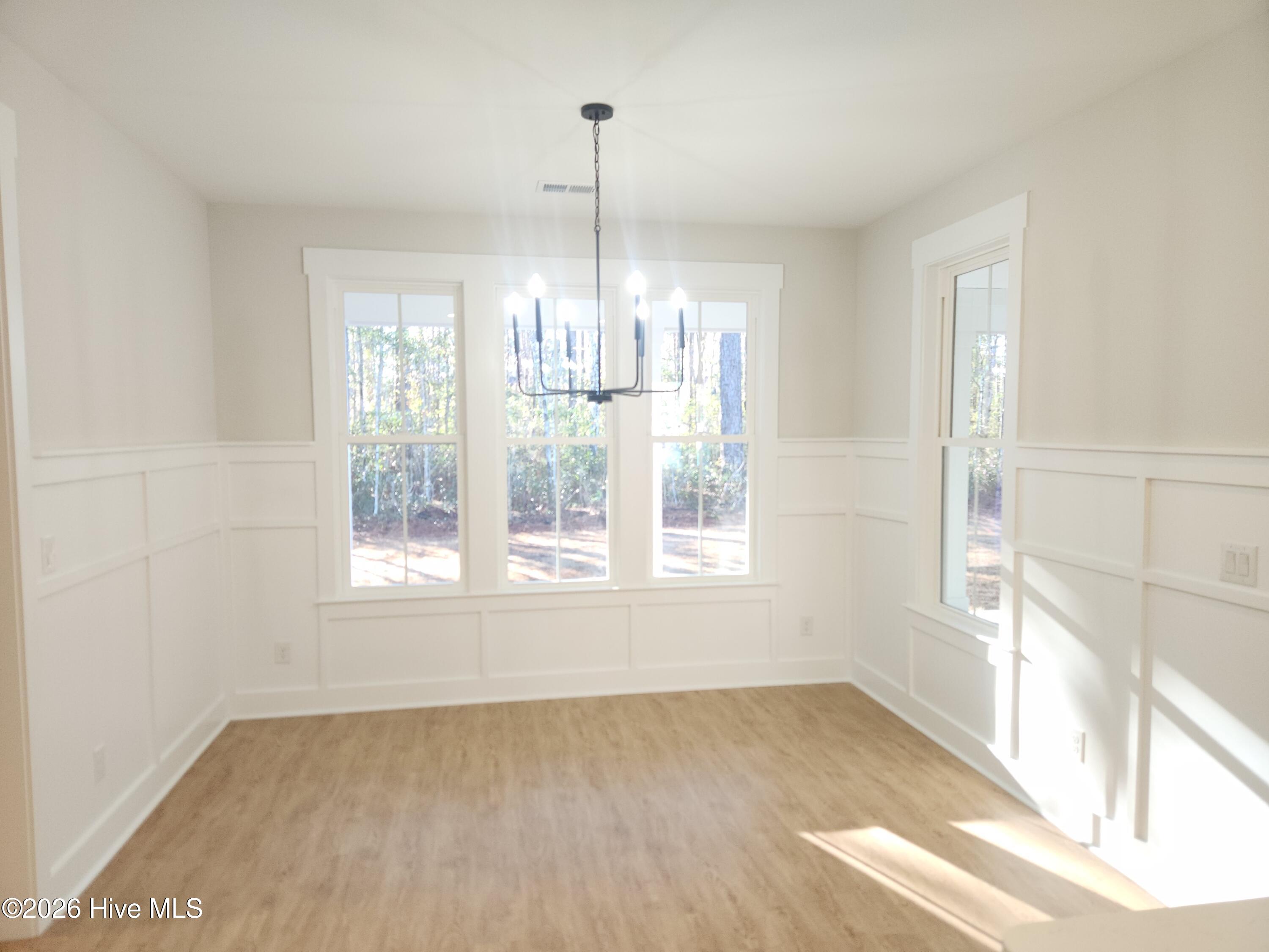 100554103 | Photo 25